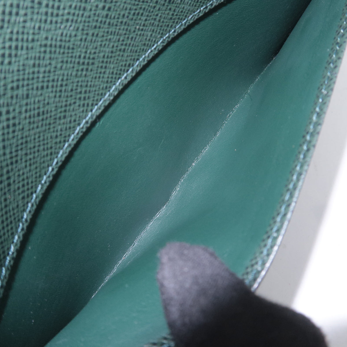 Louis Vuitton Taiga Baikal Clutch bag M30184