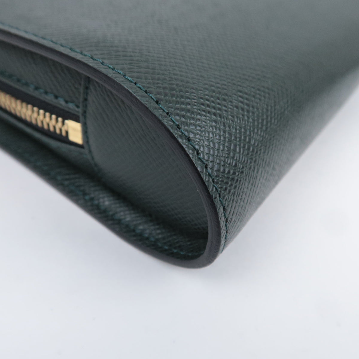 Louis Vuitton Taiga Baikal Clutch bag M30184