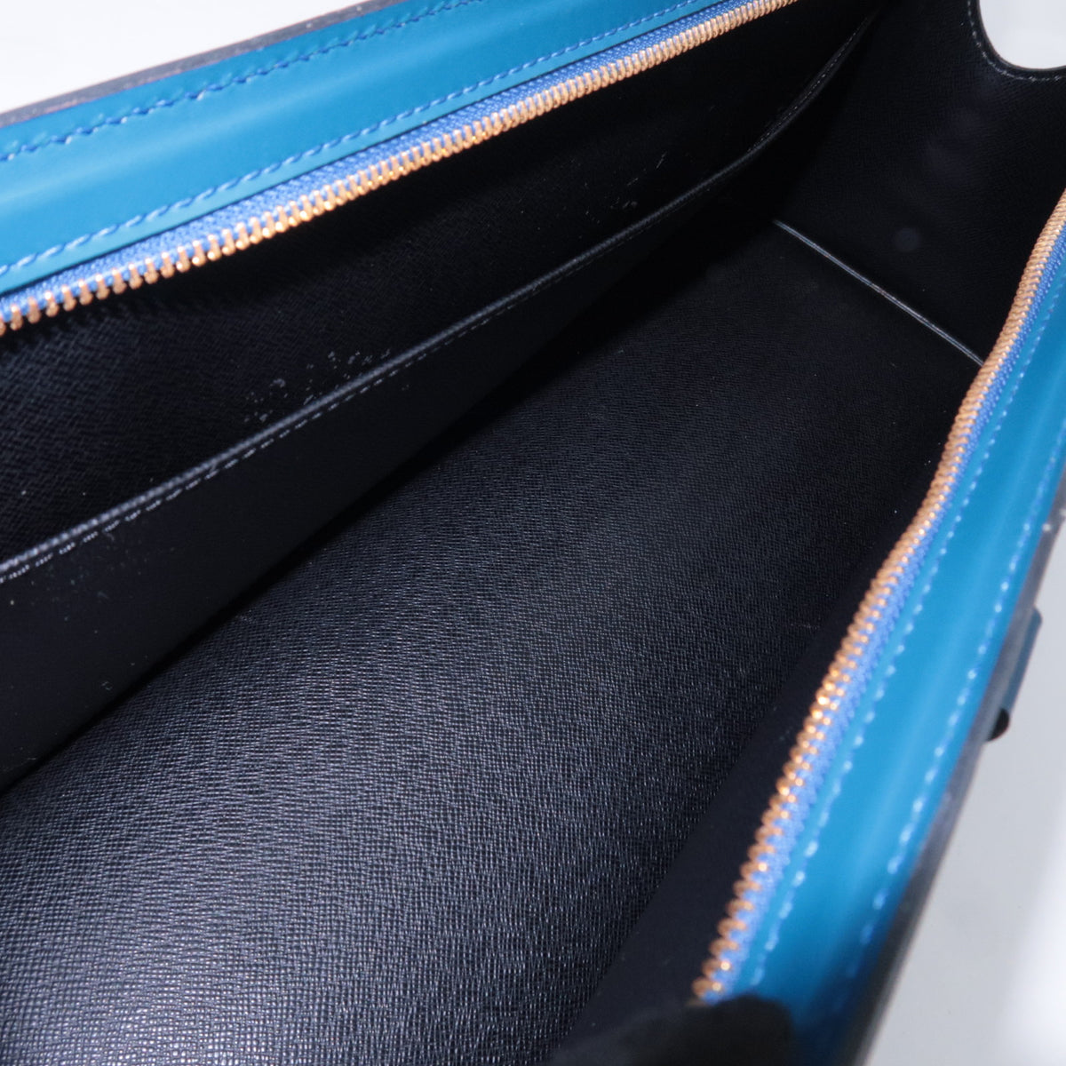 Louis Vuitton Epi Sac Triangle Handbag M52095