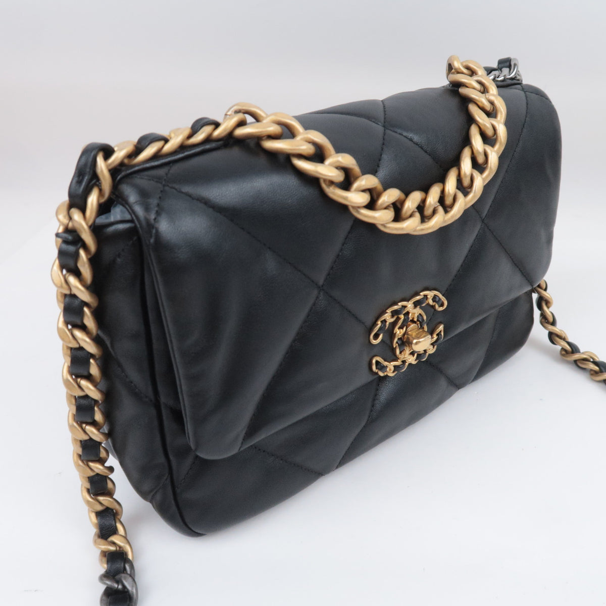 CHANEL 19 Dixneuf Lambskin 2Way Chain Shoulder Bag