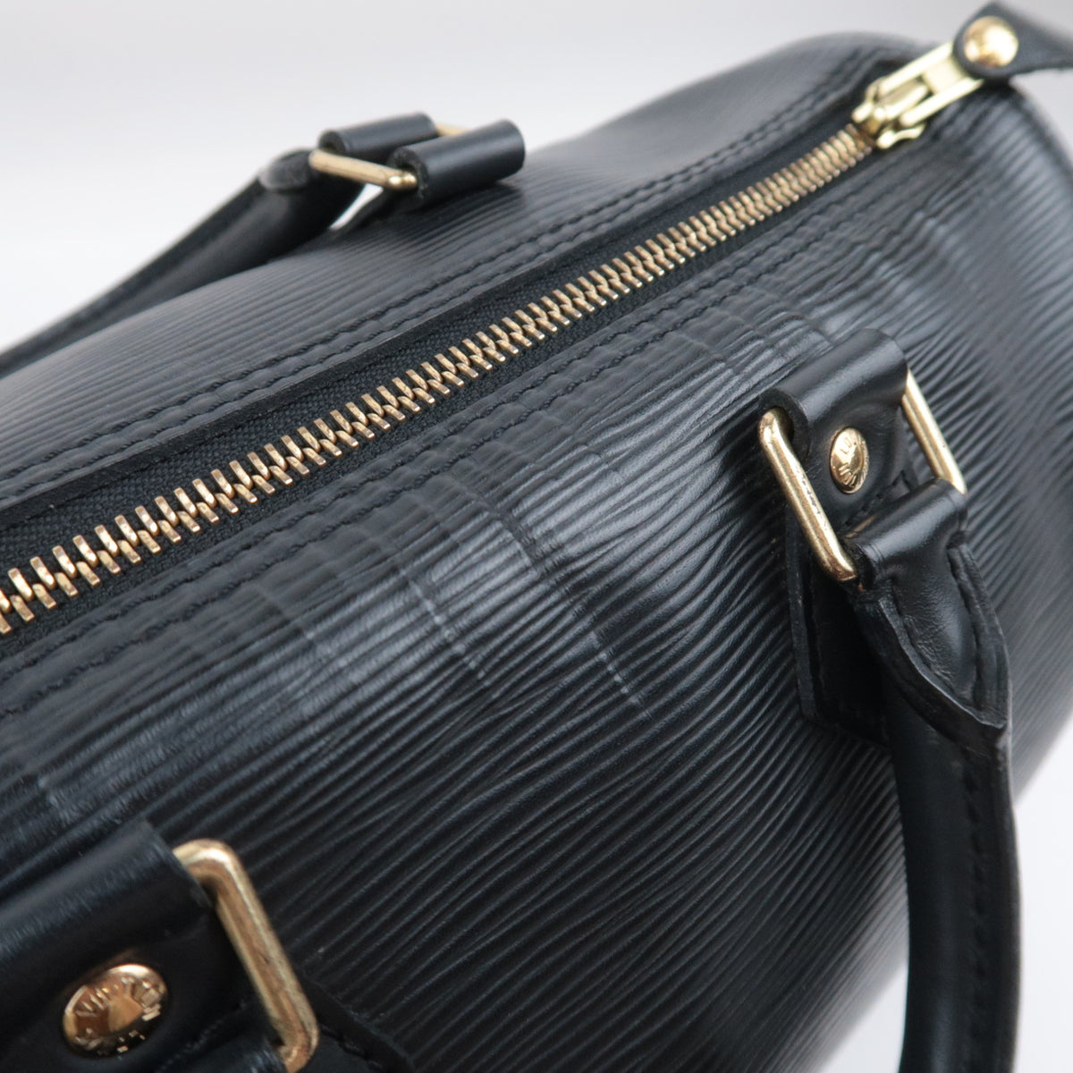 Louis Vuitton Epi Speedy 25 Handbag Noir M59032
