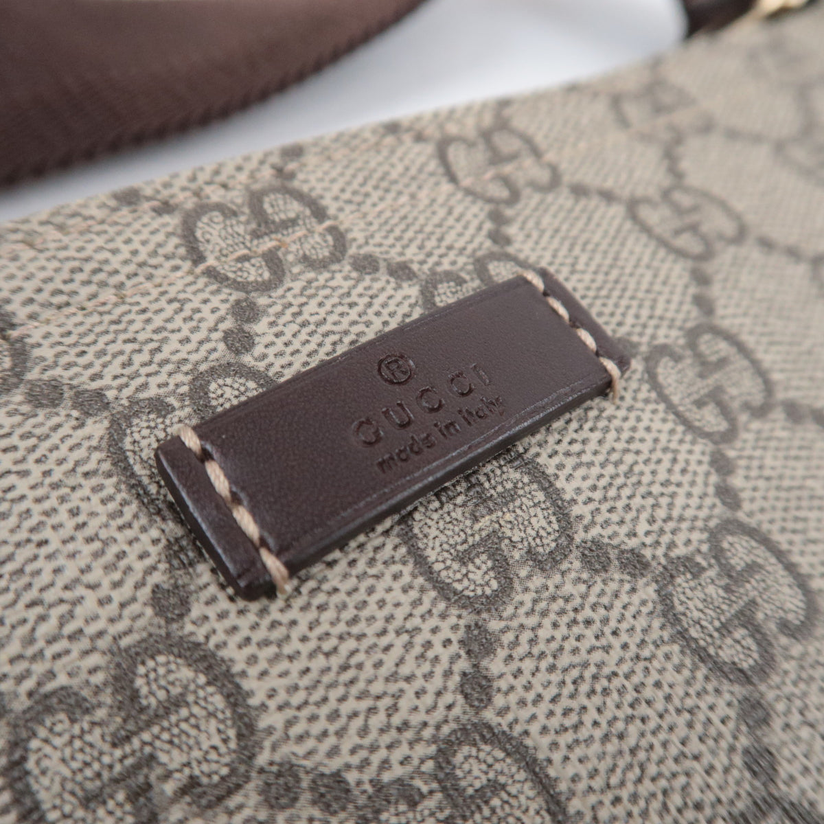 GUCCI GG Supreme Flat Shoulder Bag 201446
