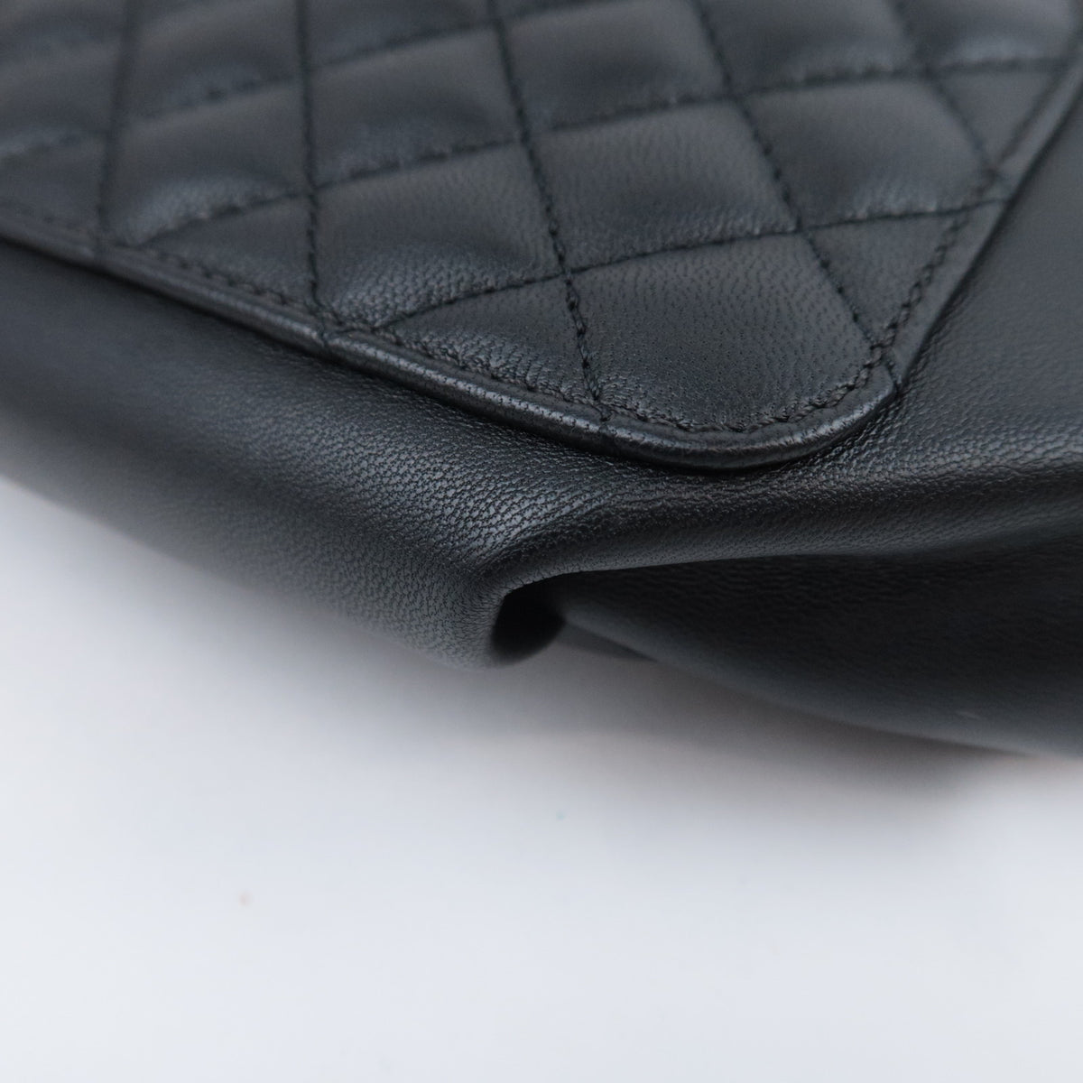 CHANEL Matelasse Chain Body Bag Lambskin