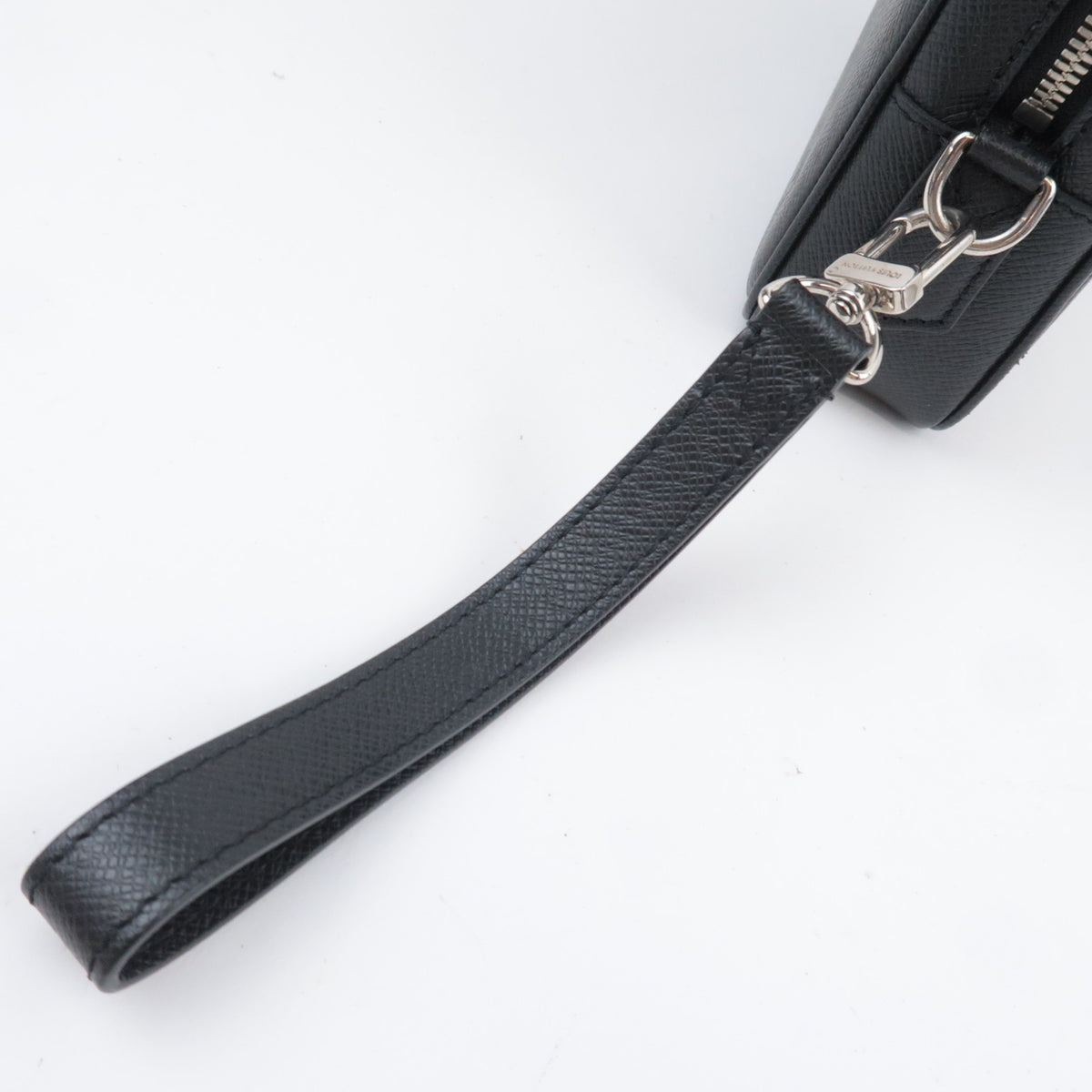Louis Vuitton Taiga Pochette Kasai Clutch Bag M33409