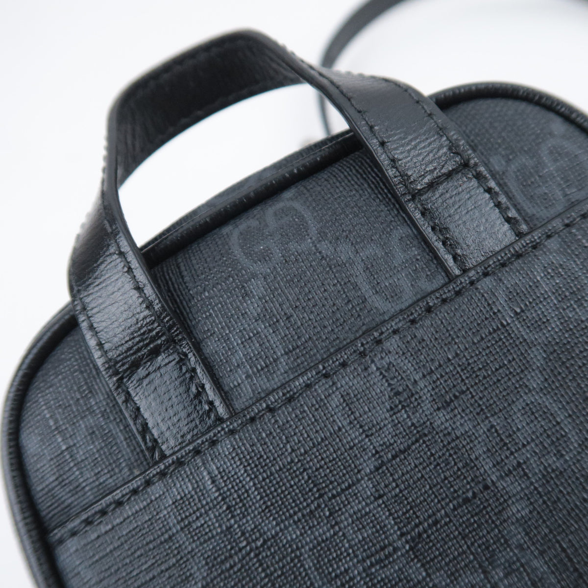 GUCCI Interlocking G GG Supreme Small Shoulder Bag 672952