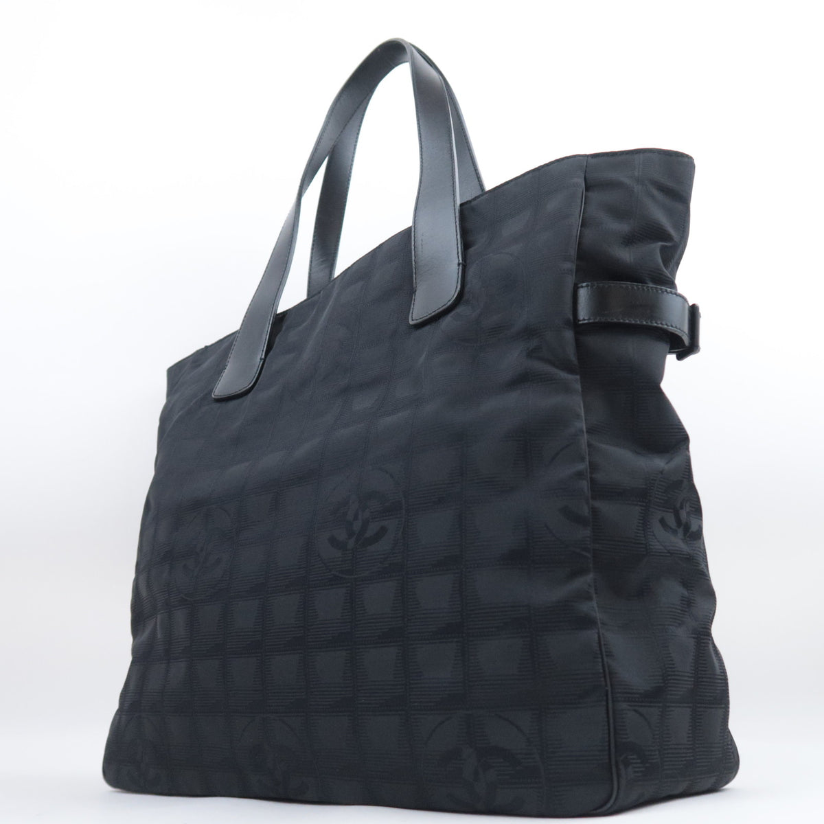 CHANEL New Travel Line GM Tote Bag A15825