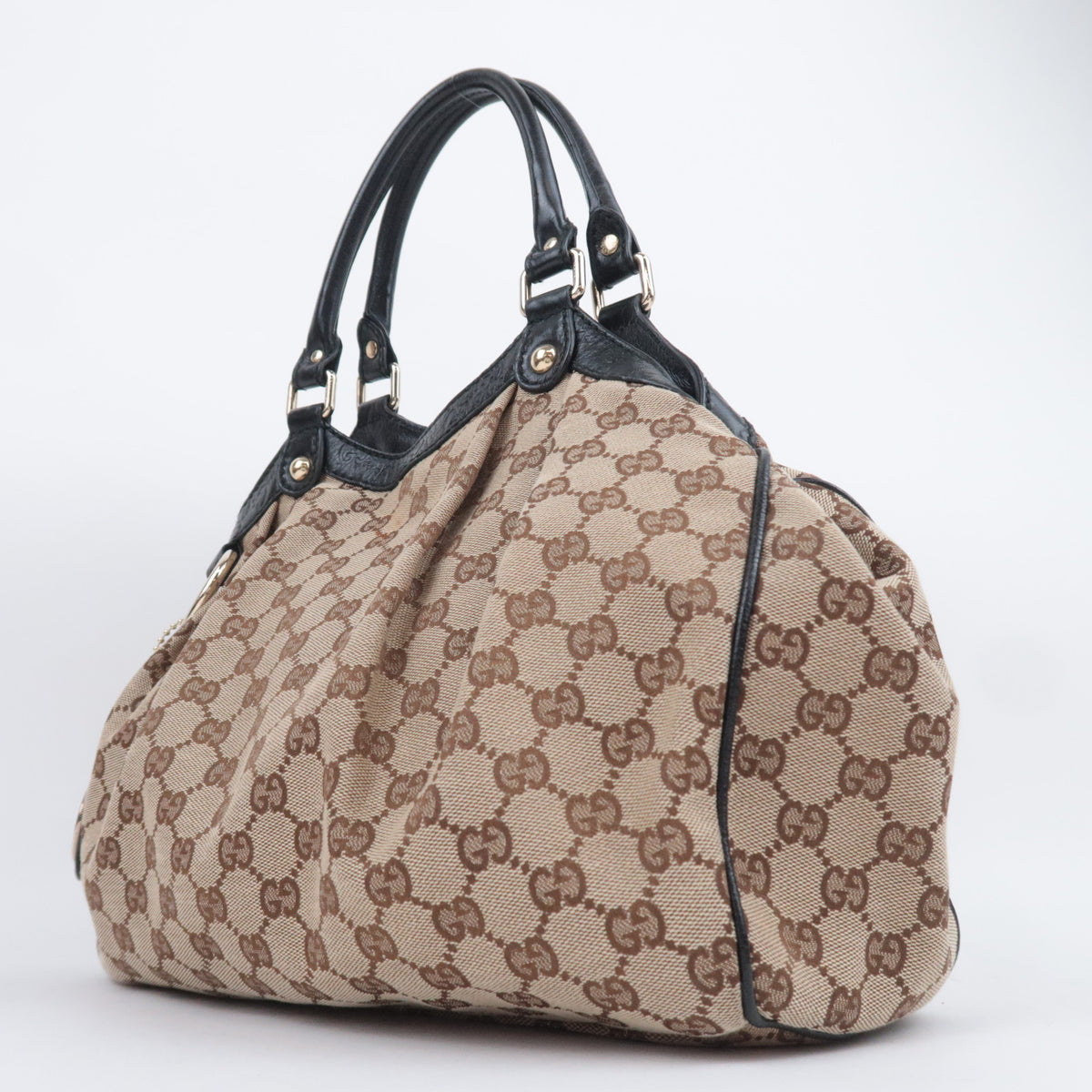 GUCCI Sukey GG Canvas Shoulder Bag 211944