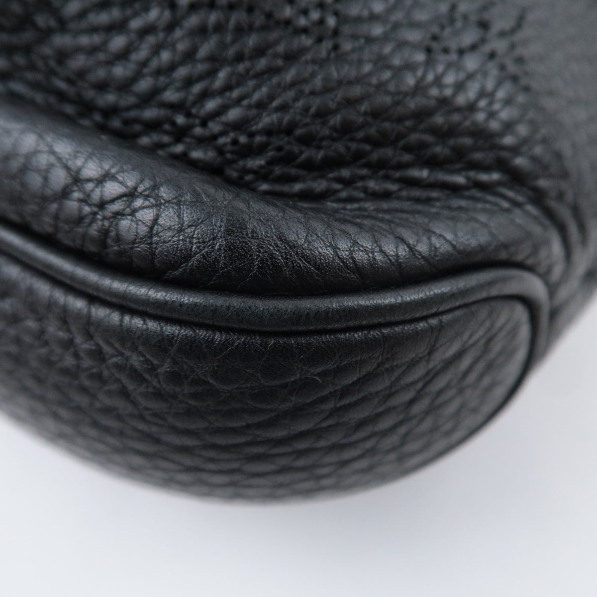 Louis Vuitton Monogram Mahina Selene MM M94314