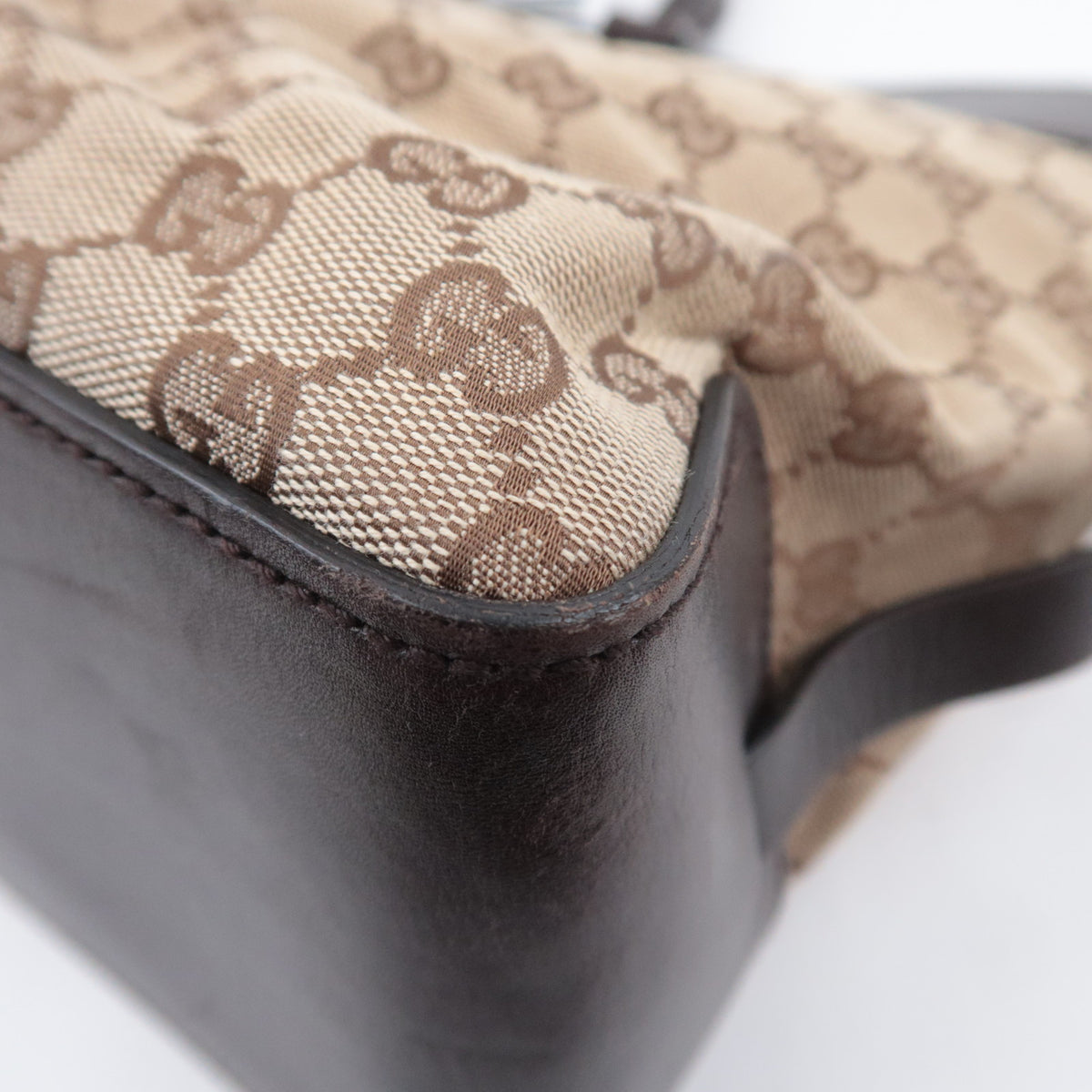 GUCCI GG Canvas Front Belt Tote Bag 106251