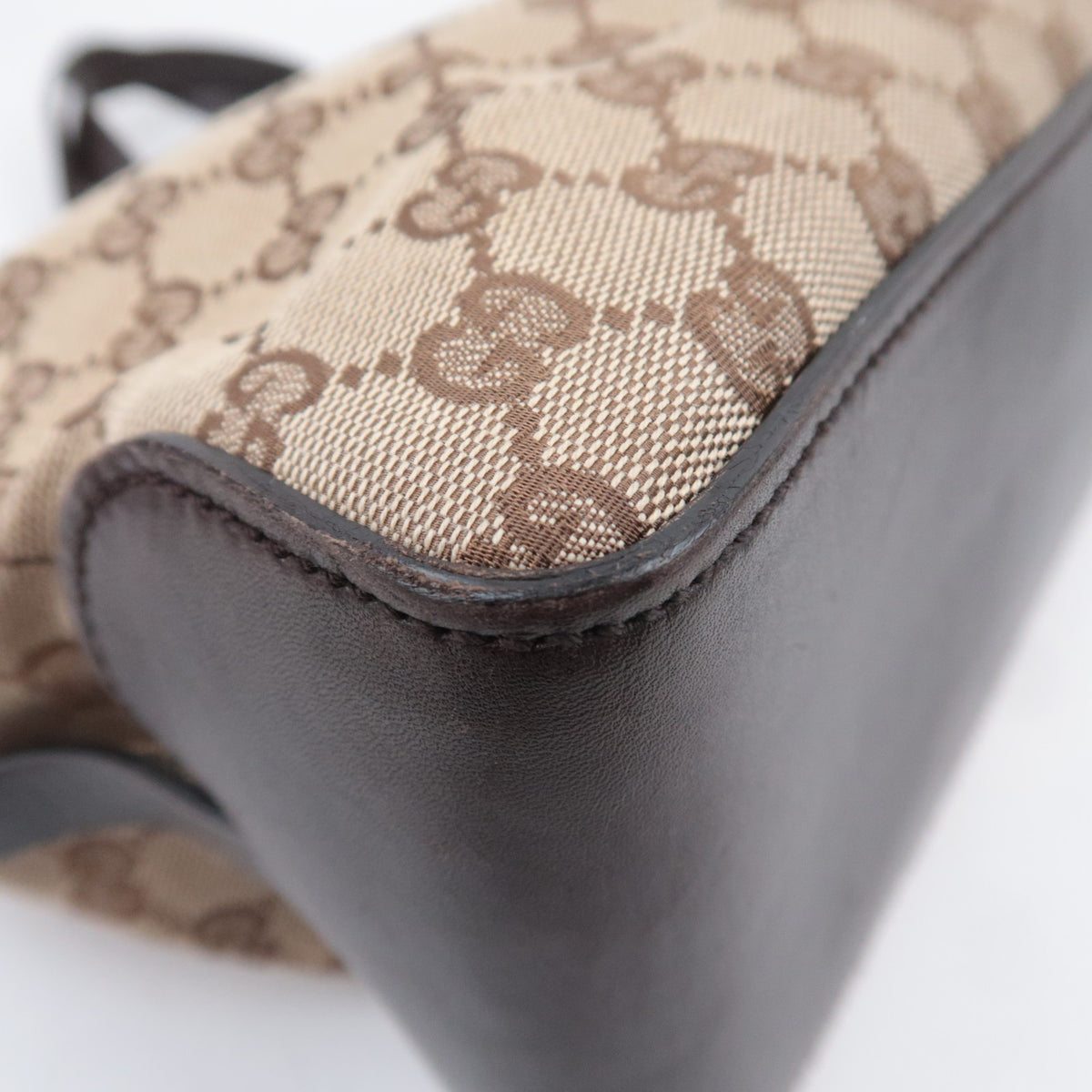 GUCCI GG Canvas Front Belt Tote Bag 106251