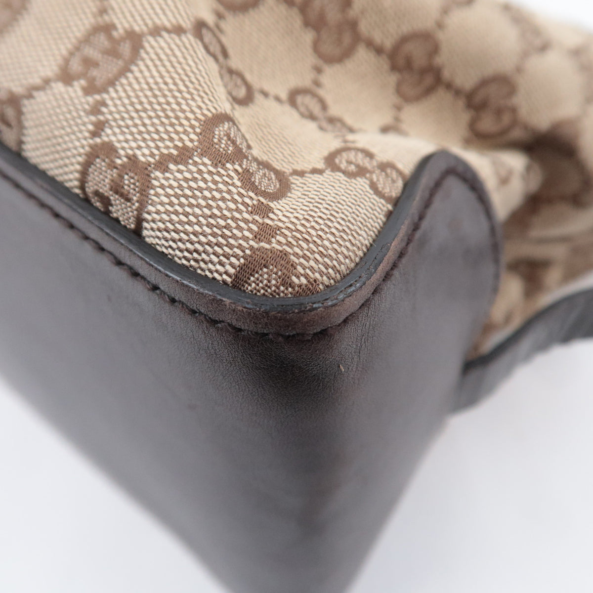 GUCCI GG Canvas Front Belt Tote Bag 106251