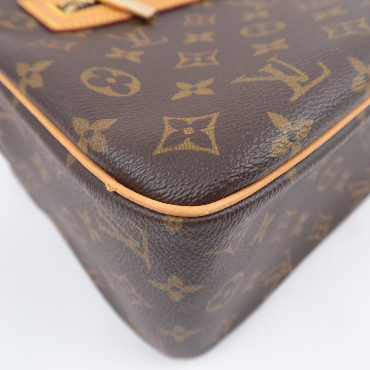 Louis Vuitton Monogram Cite GM M51181