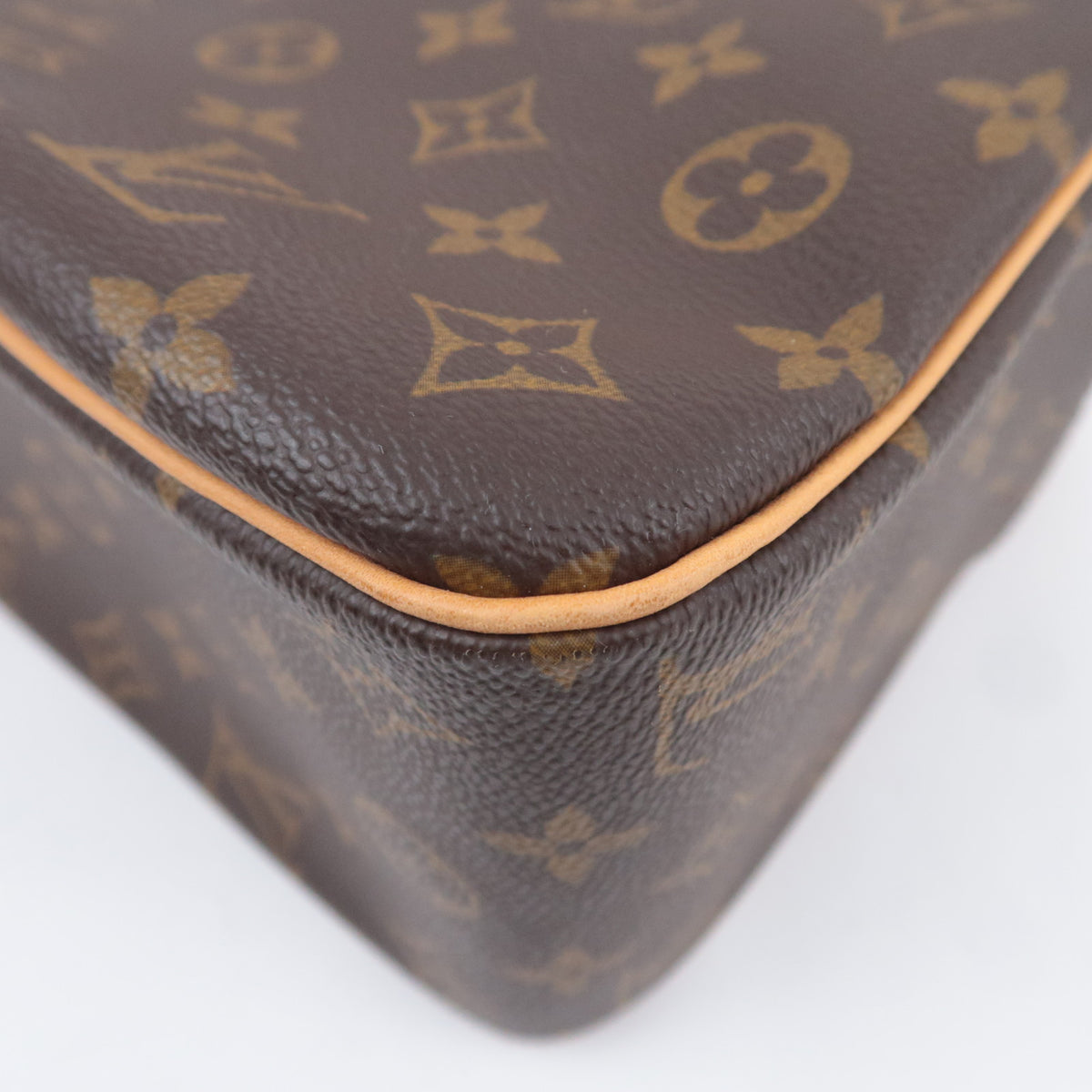 Louis Vuitton Monogram Cite GM M51181