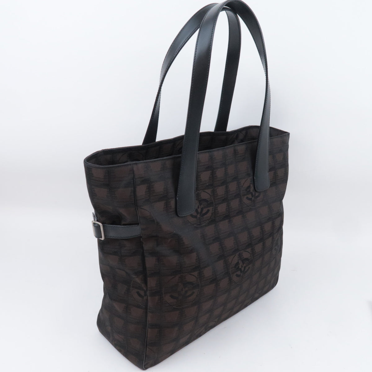 CHANEL New Travel Line Tote GM A15825