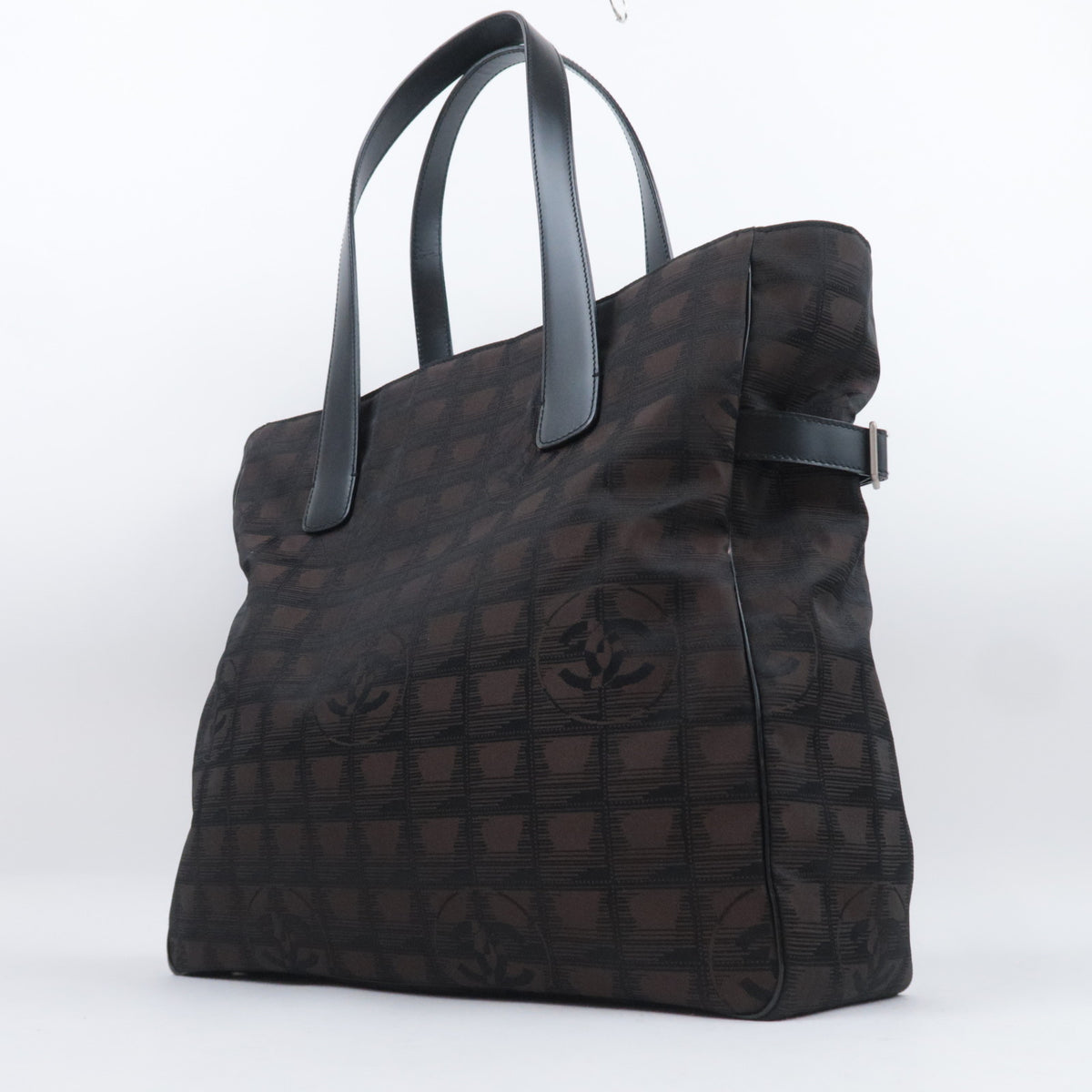 CHANEL New Travel Line Tote GM A15825