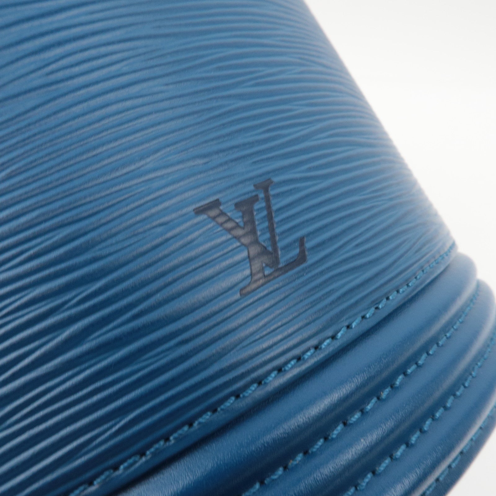 Louis Vuitton Epi Cannes M48035 / Serial unknown *Lock, key are missing