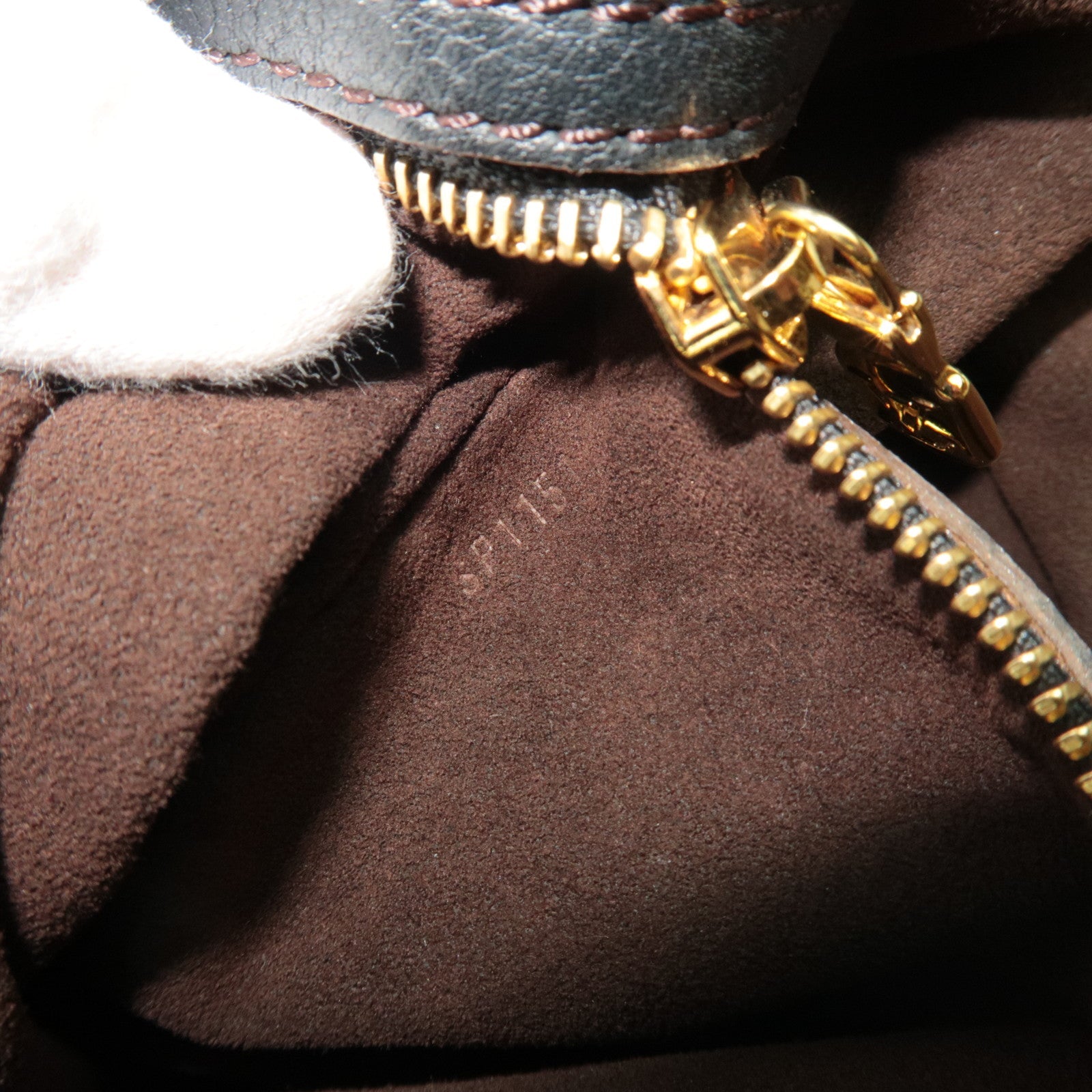 Louis Vuitton Monogram Mahina Maat L M95765/SP1151 