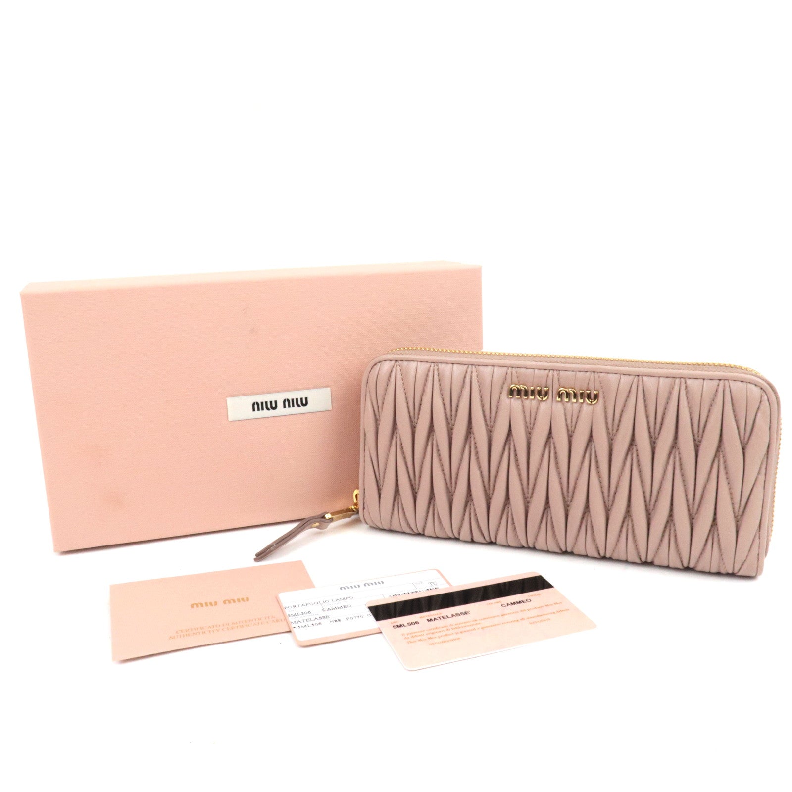 MIU MIU Matelasse leren ronde portemonnee met rits en lange sluiting Cameo (beige) 5ML506 *Doos, G-kaart 