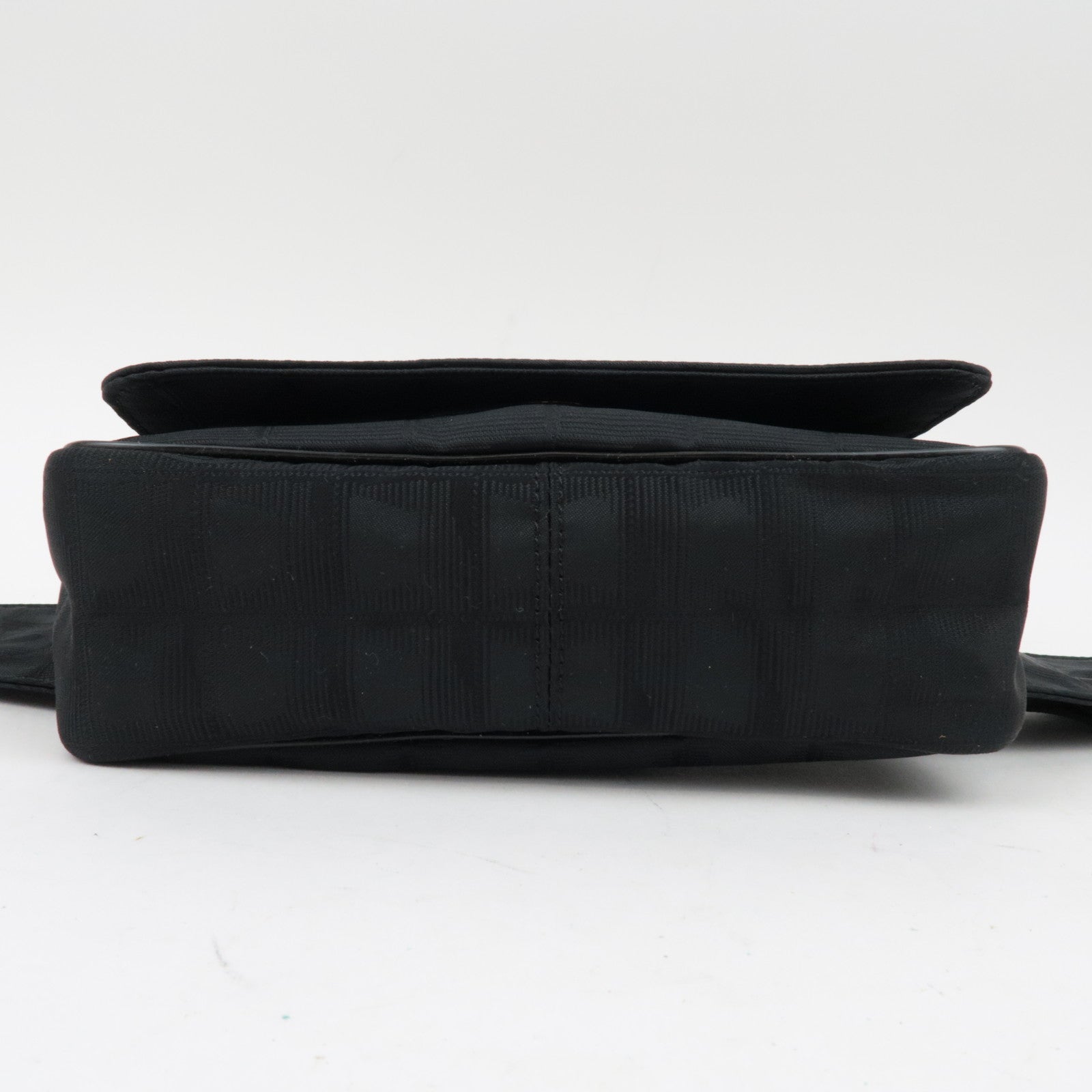 CHANEL New Travel Line Nylon Jacquard Heuptas Zwart *G Kaart 