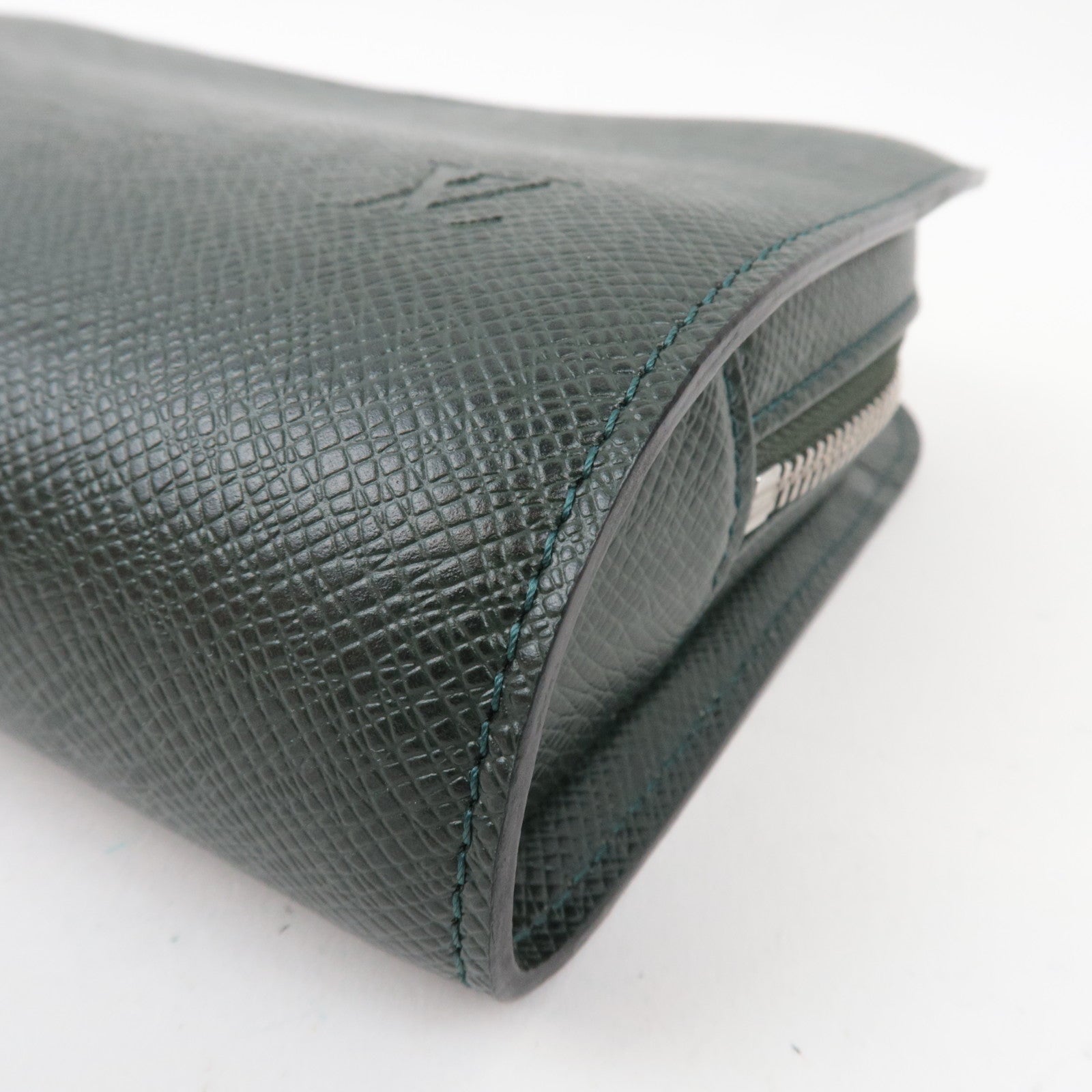 Louis Vuitton Taiga Baikal Clutch Bag Epicea M30184 VI0025 