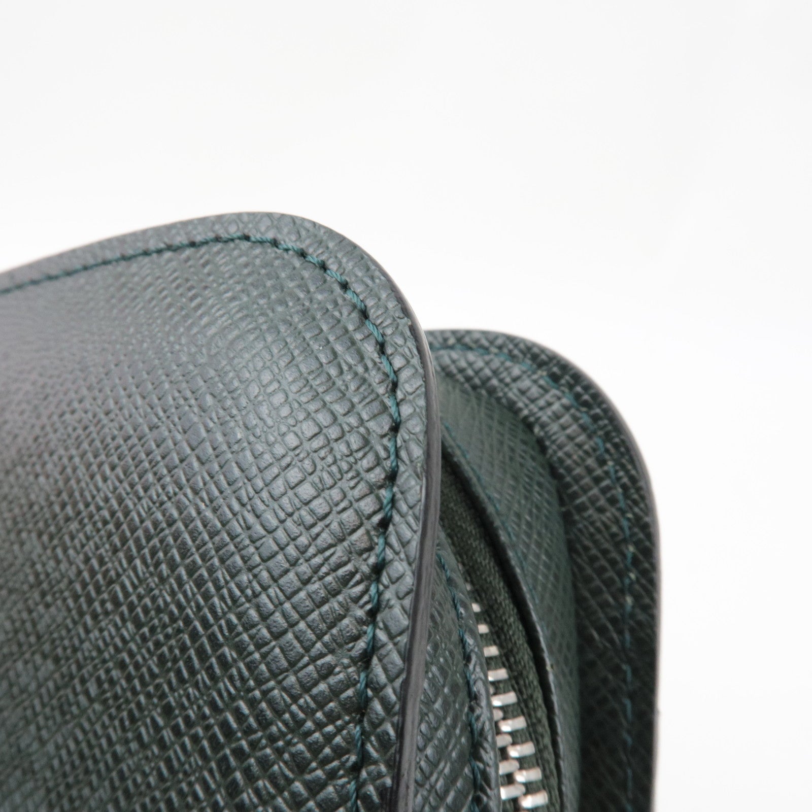 Louis Vuitton Taiga Baikal Clutch Bag Epicea M30184 VI0025 