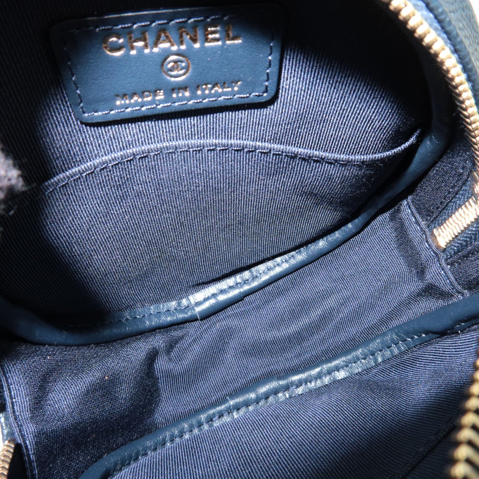 CHANEL Round Chain Shoulder Bag Caviar Skin Navy 26530997