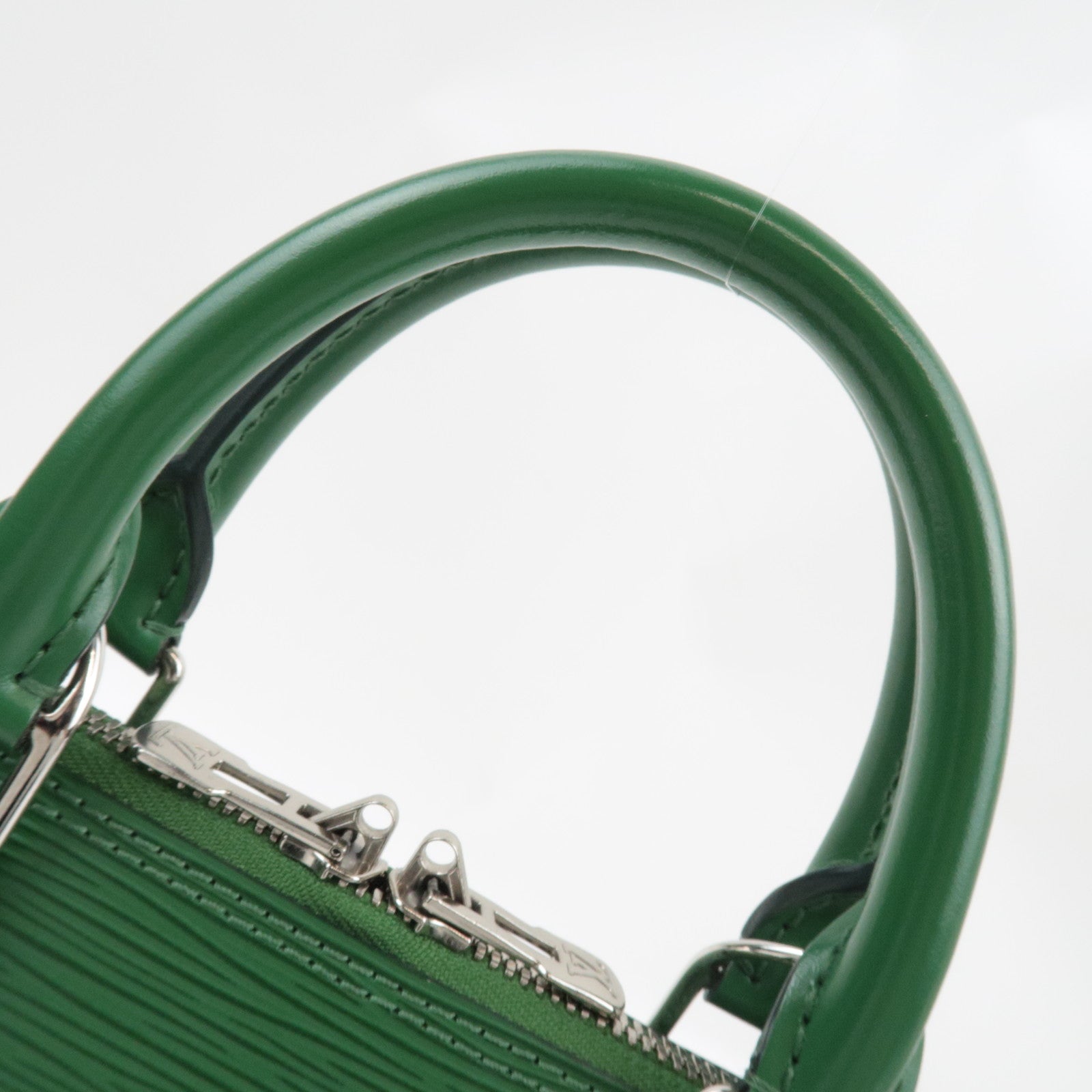 Louis Vuitton Epi Alma PM Hand bag Menthe M40618 FL2162 *Keys, Clochette