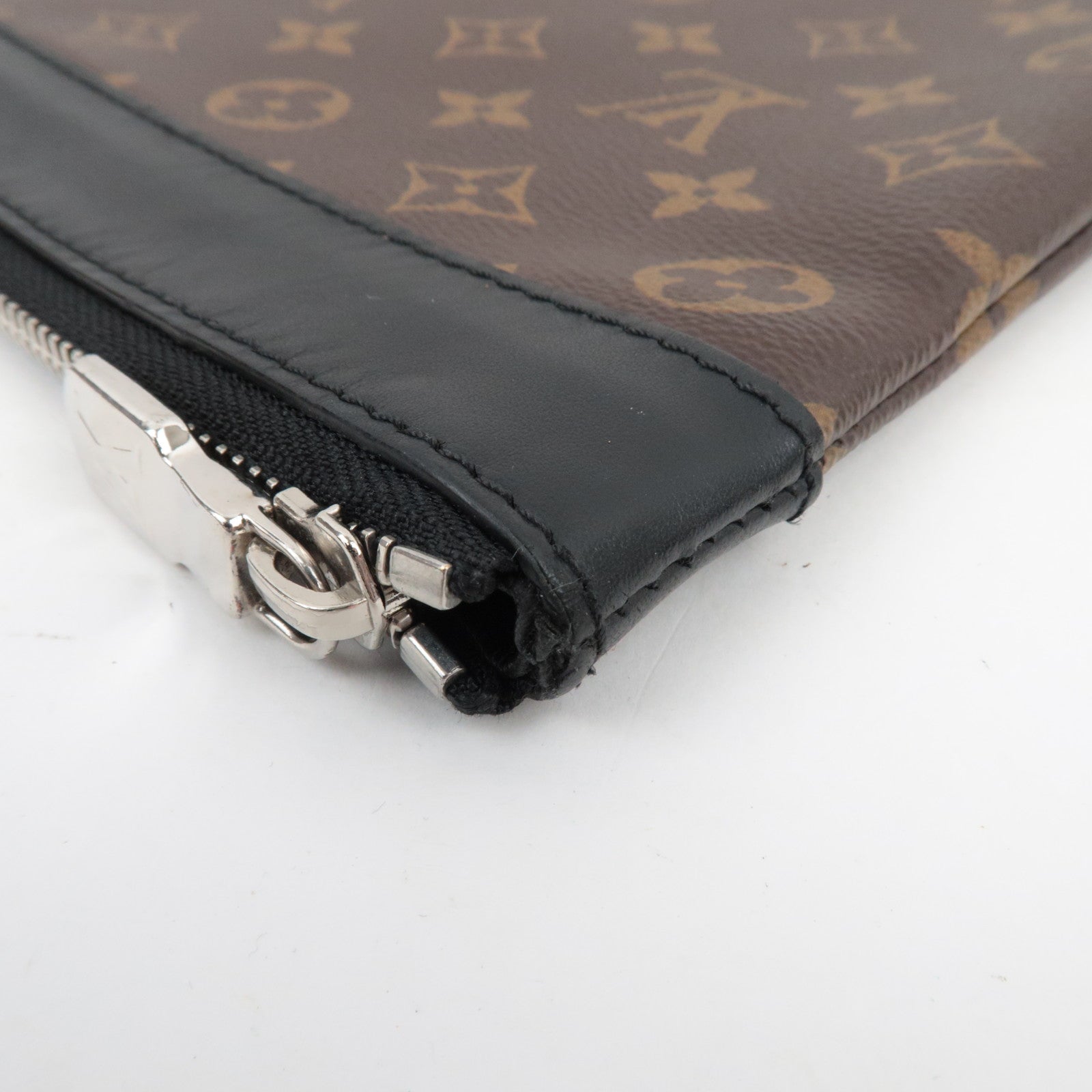 Louis Vuitton Monogram Macassar Pochette Discovery Clutch Bag M69411 TN4210