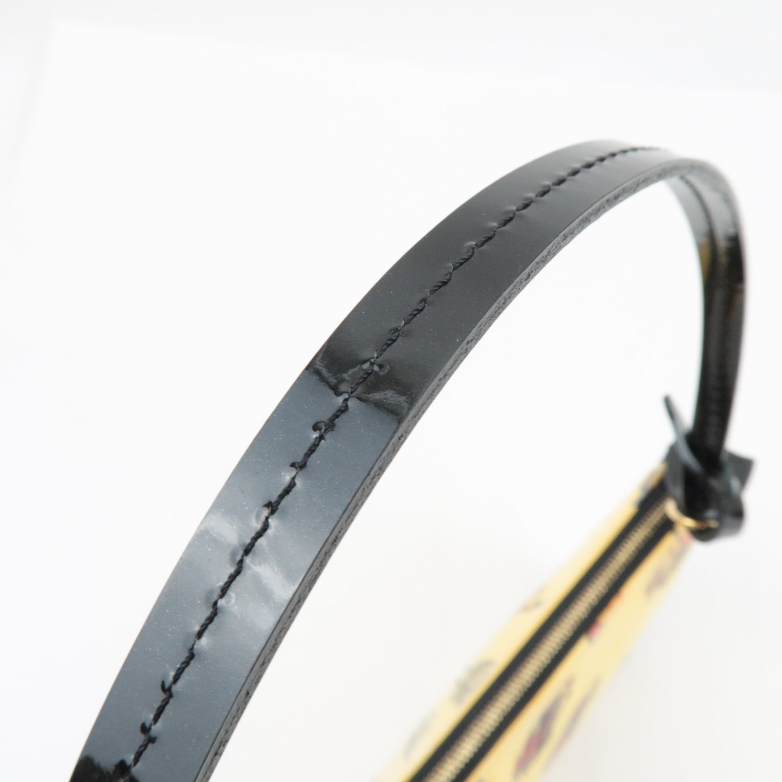 Louis Vuitton Monogram Vernis Sticker Pochette Accessoires Hand bag Blanc M90928 DR1105