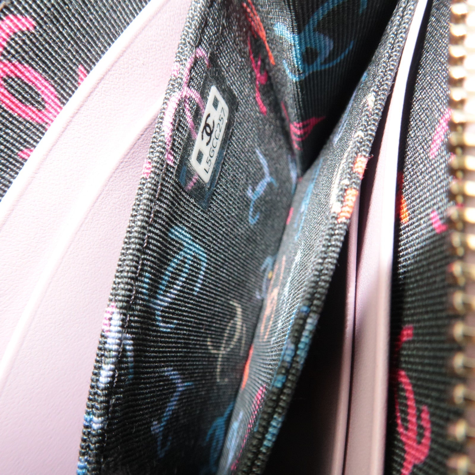 CHANEL Coco Mark Matelasse Round Zipper Wallet Caviar Skin Pink L5GCC257 *Box, Dust bag