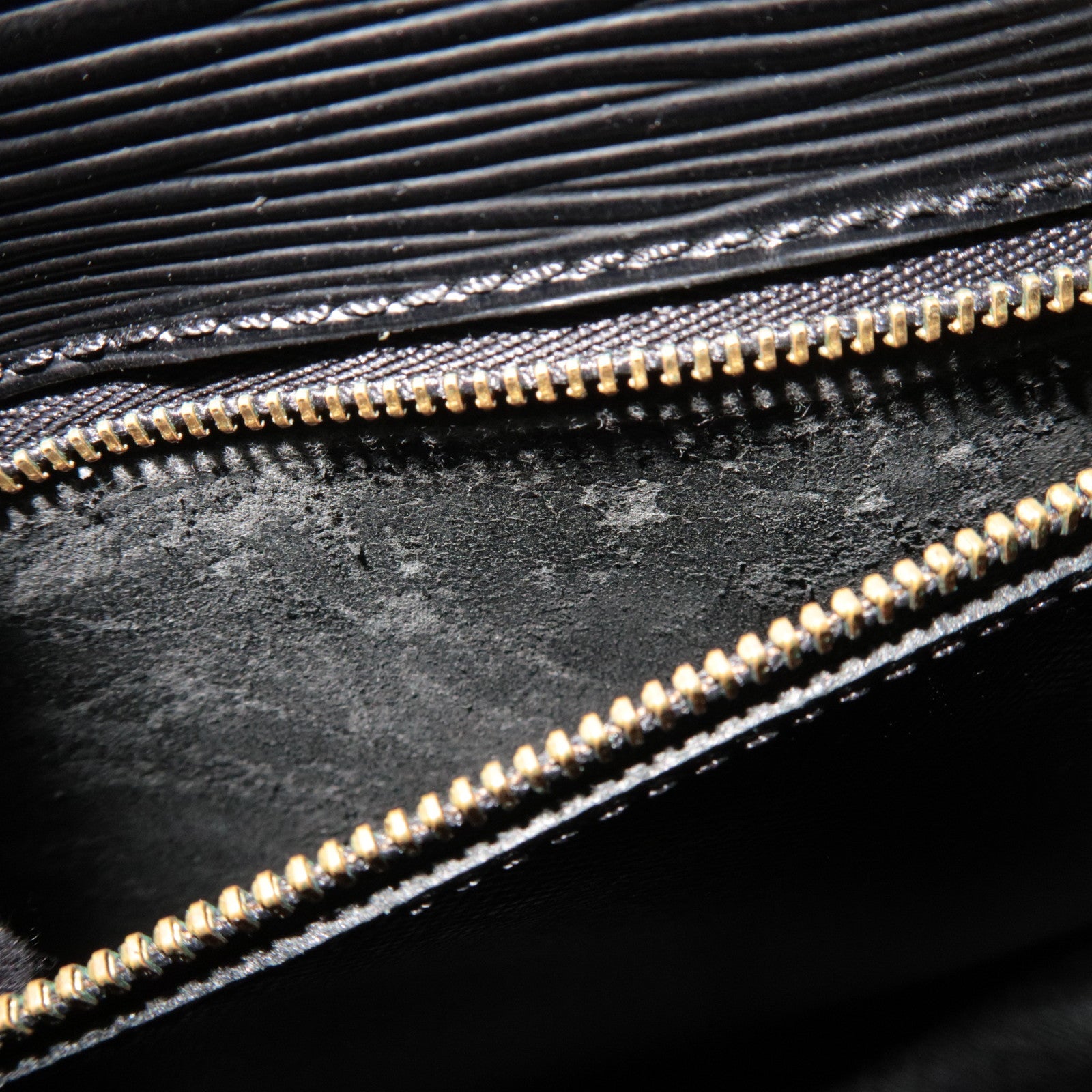 Louis Vuitton Epi Saint Cloud Shoulder Bag Noir M52192 TH0926