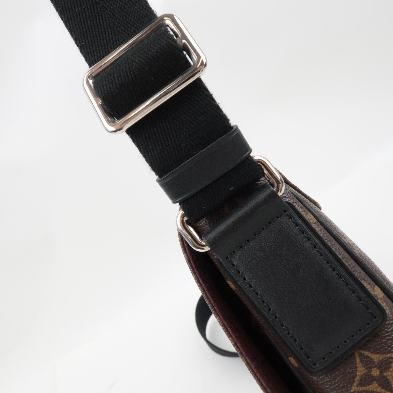 Louis Vuitton Monogram Macassar District PM Shoulder Bag Noir M40935 CA4114