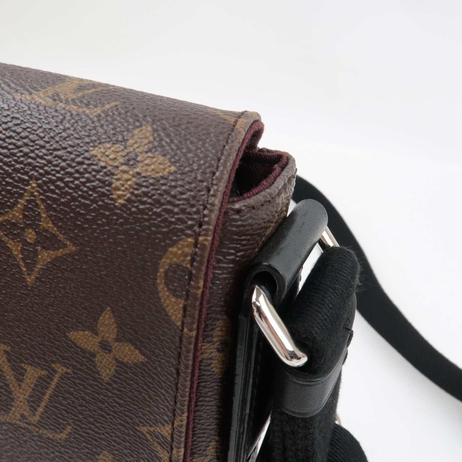 Louis Vuitton Monogram Macassar District PM Shoulder Bag Noir M40935 CA4114