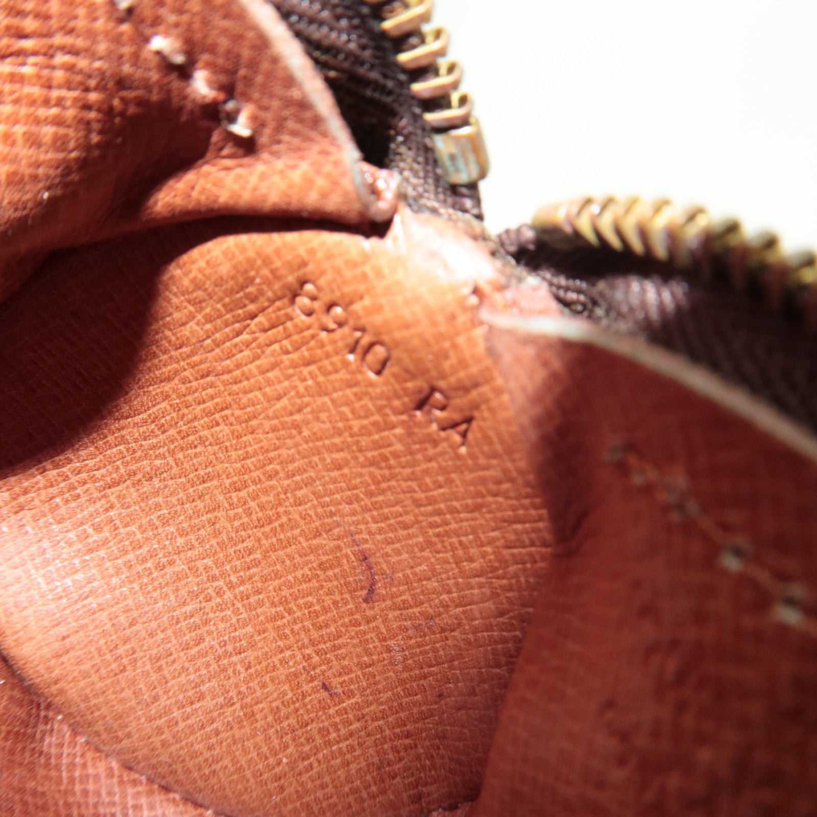 Louis Vuitton Monogram Trousse Ronde Mini Pouch M47630 8910RA