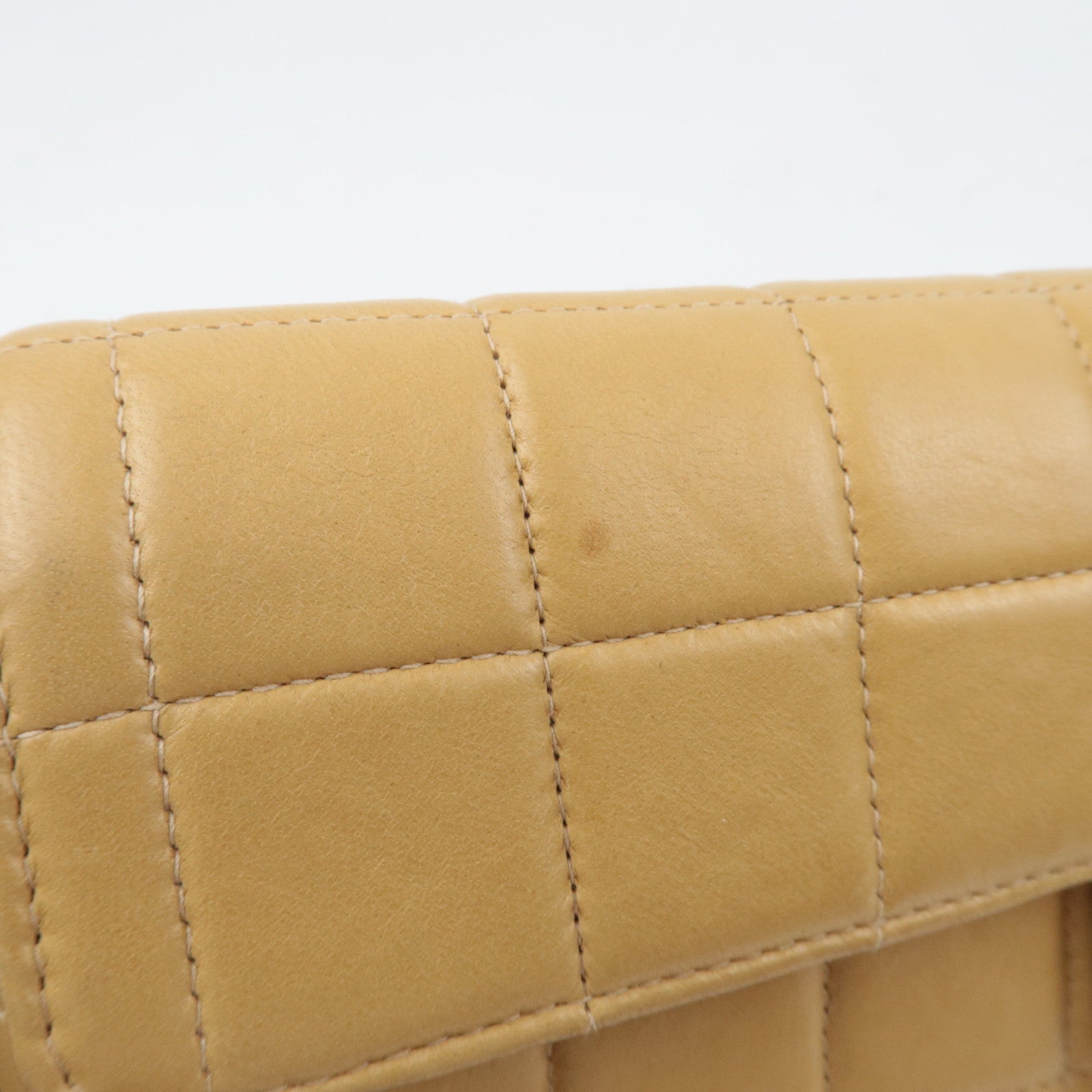 CHANEL Chocobar Chain Shoulder Bag Lambskin Beige Gold HDW *Box, G card