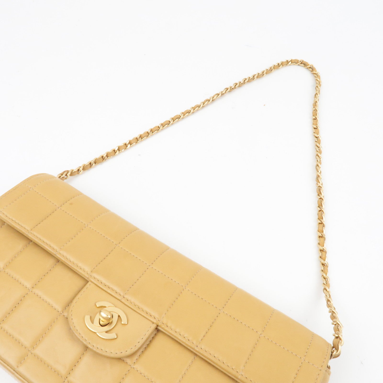 CHANEL Chocobar Chain Shoulder Bag Lambskin Beige Gold HDW *Box, G card