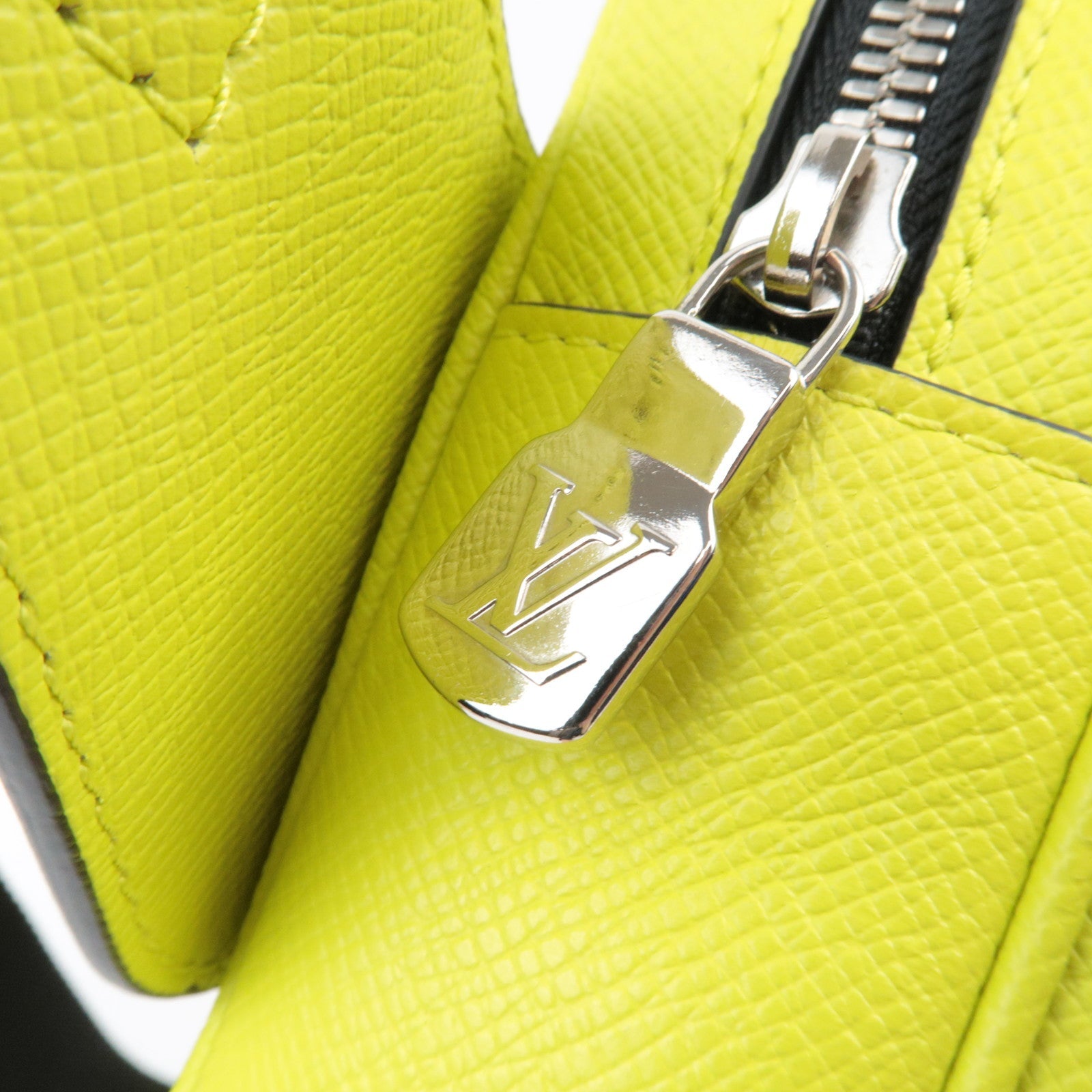 Louis Vuitton Taigarama Bum Bag Outdoor Body Bag Jaune M30251 FO2159 *Dust bag