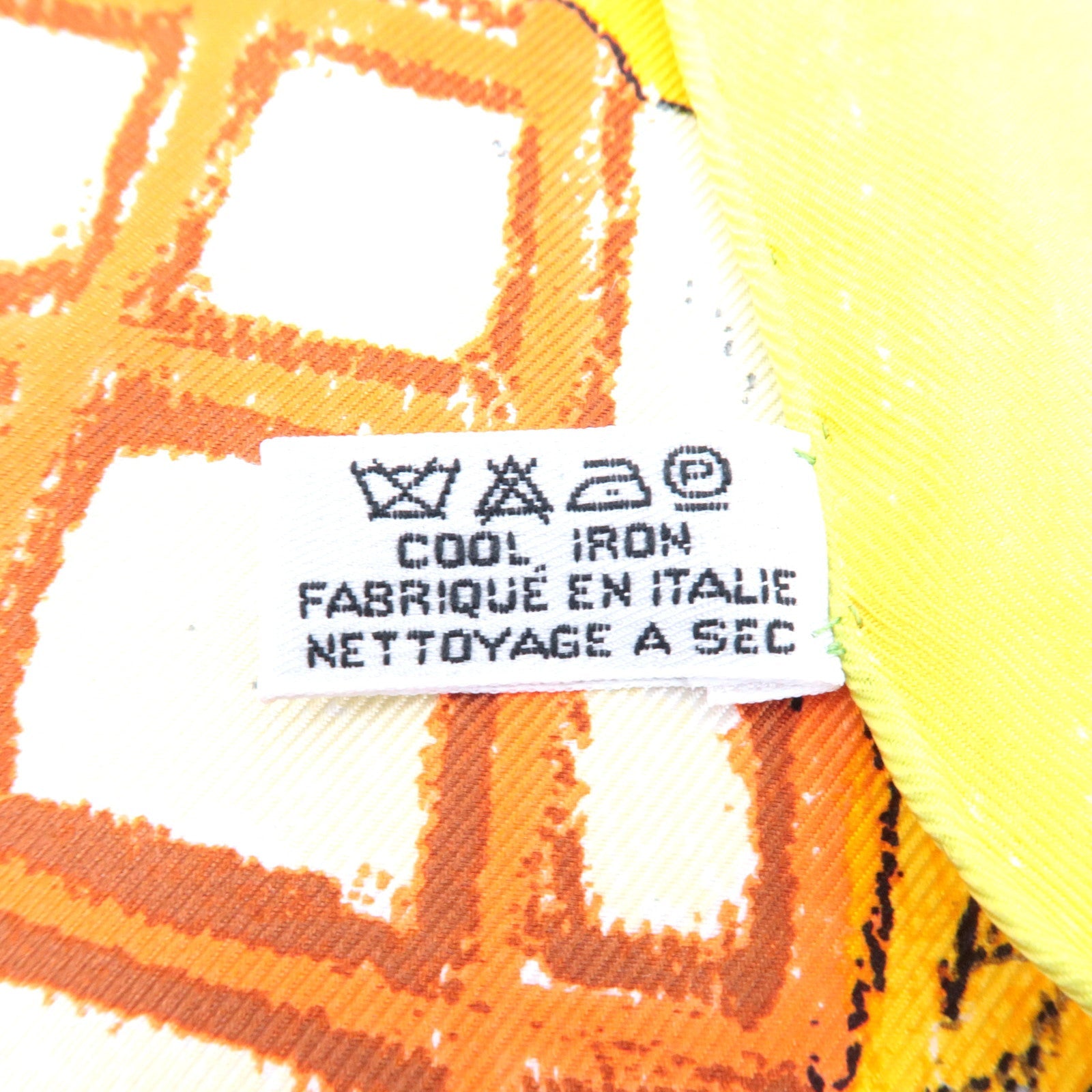 Louis Vuitton Scarf Le Voyage En Arizona William Willson 100% Silk Yellow