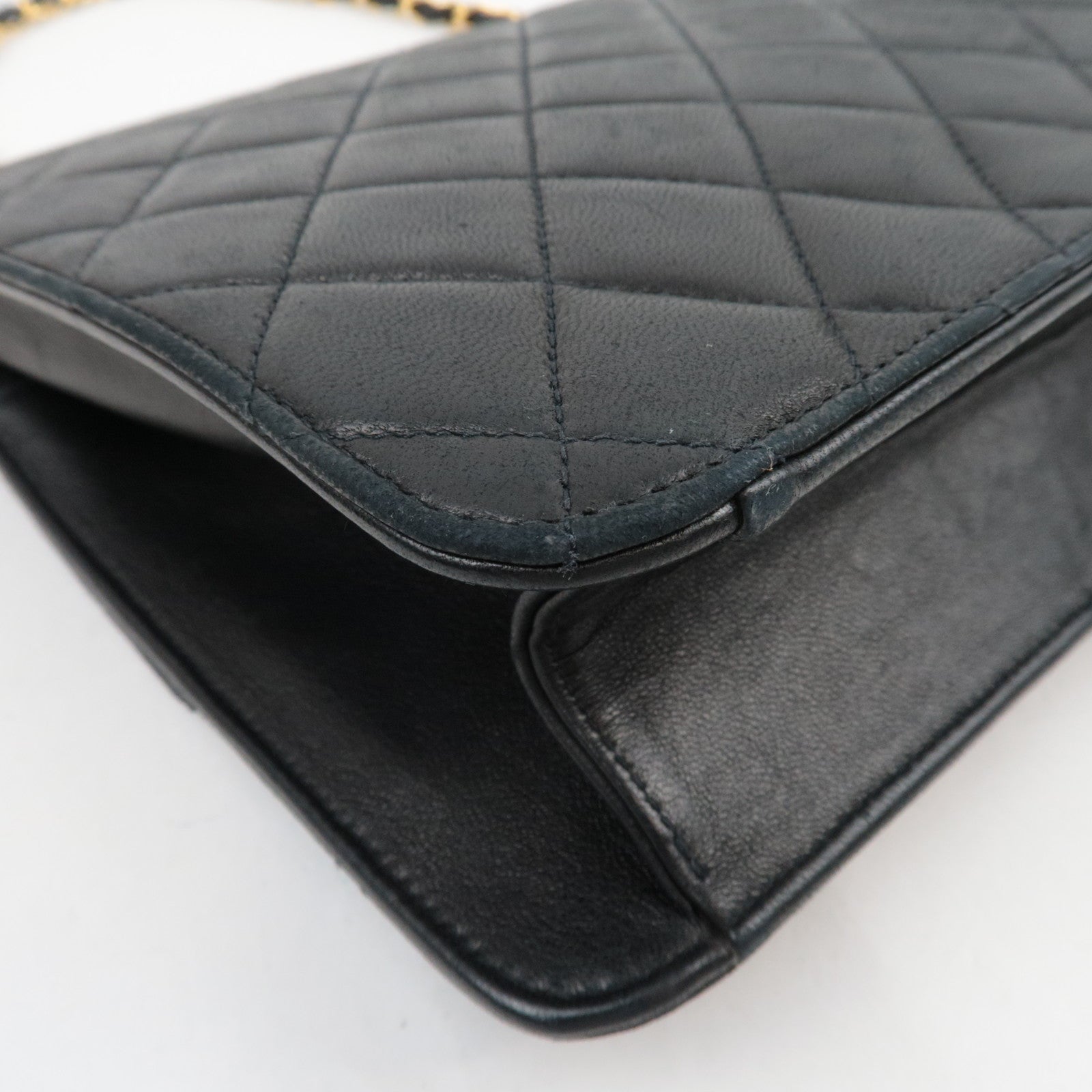 CHANEL Matelasse 25 Single Flap Chain Shoulder Bag Lambskin Black Gold HDW 4624662 *Box, G card