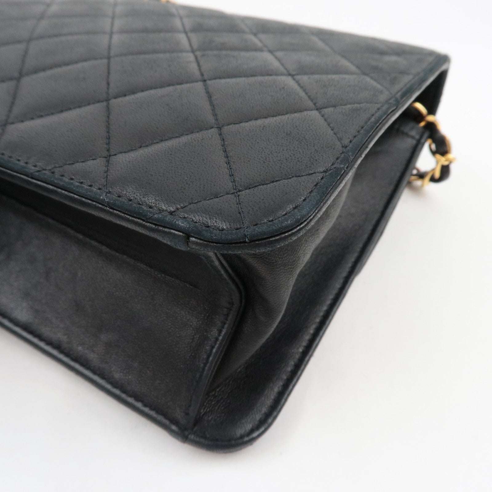 CHANEL Matelasse 25 Single Flap Chain Shoulder Bag Lambskin Black Gold HDW 4624662 *Box, G card