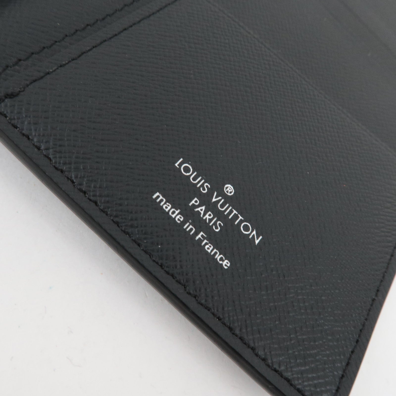 Louis Vuitton Taiga Portefeuille Brazza Long Wallet Noir M30501 RFID