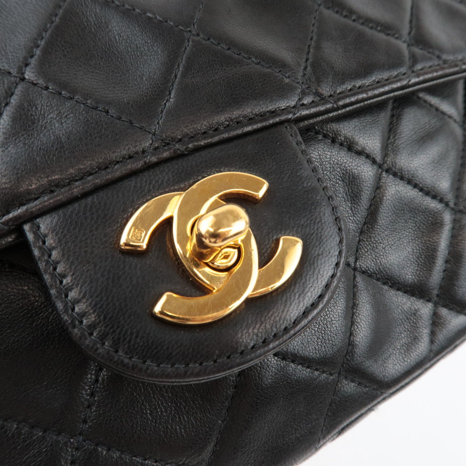 CHANEL Matelasse 25 Single Flap Chain Shoulder Bag Lambskin Black Gold HDW 4336072 *Box