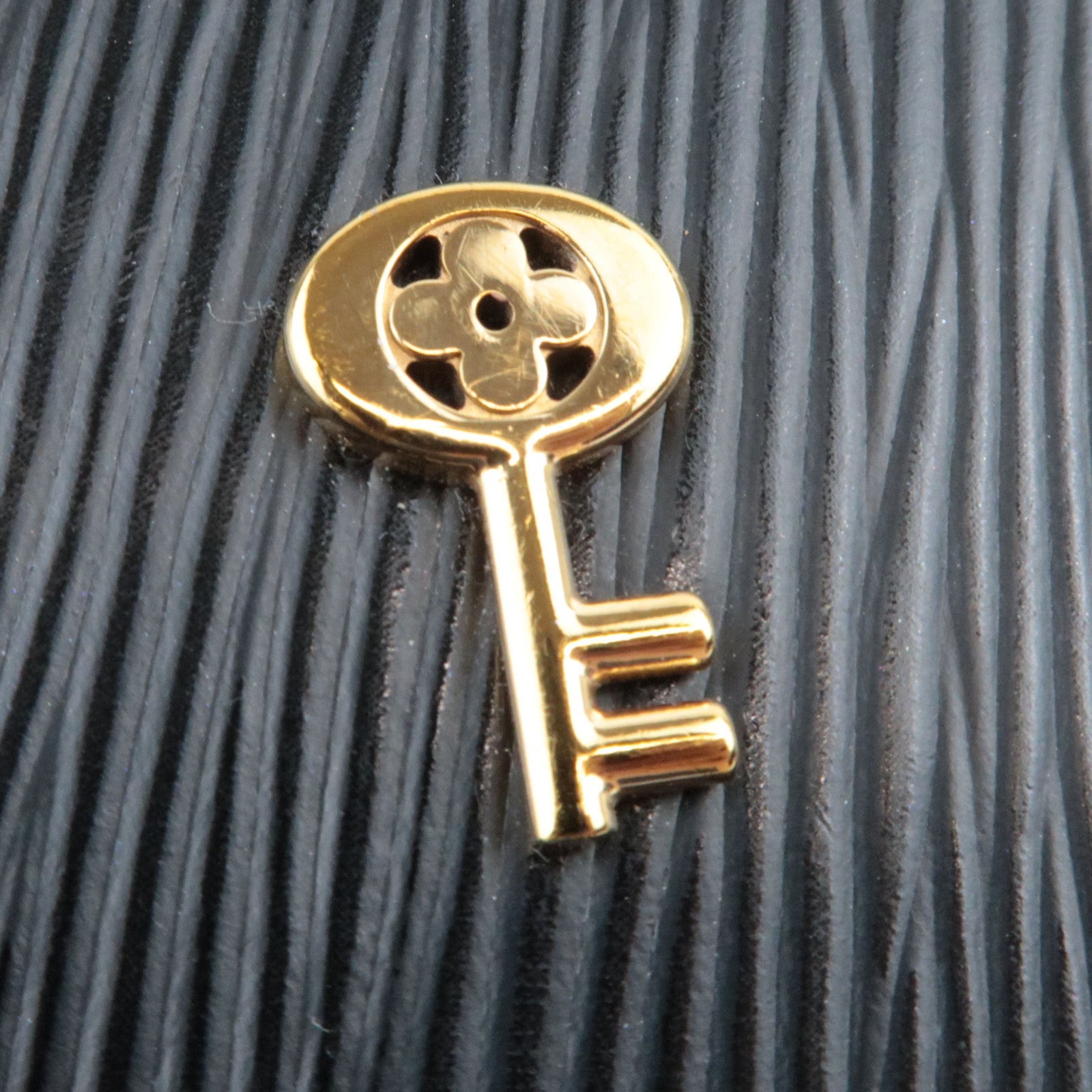 Louis Vuitton Epi Lovelock Zippy Long Wallet Noir M63991 GI4188