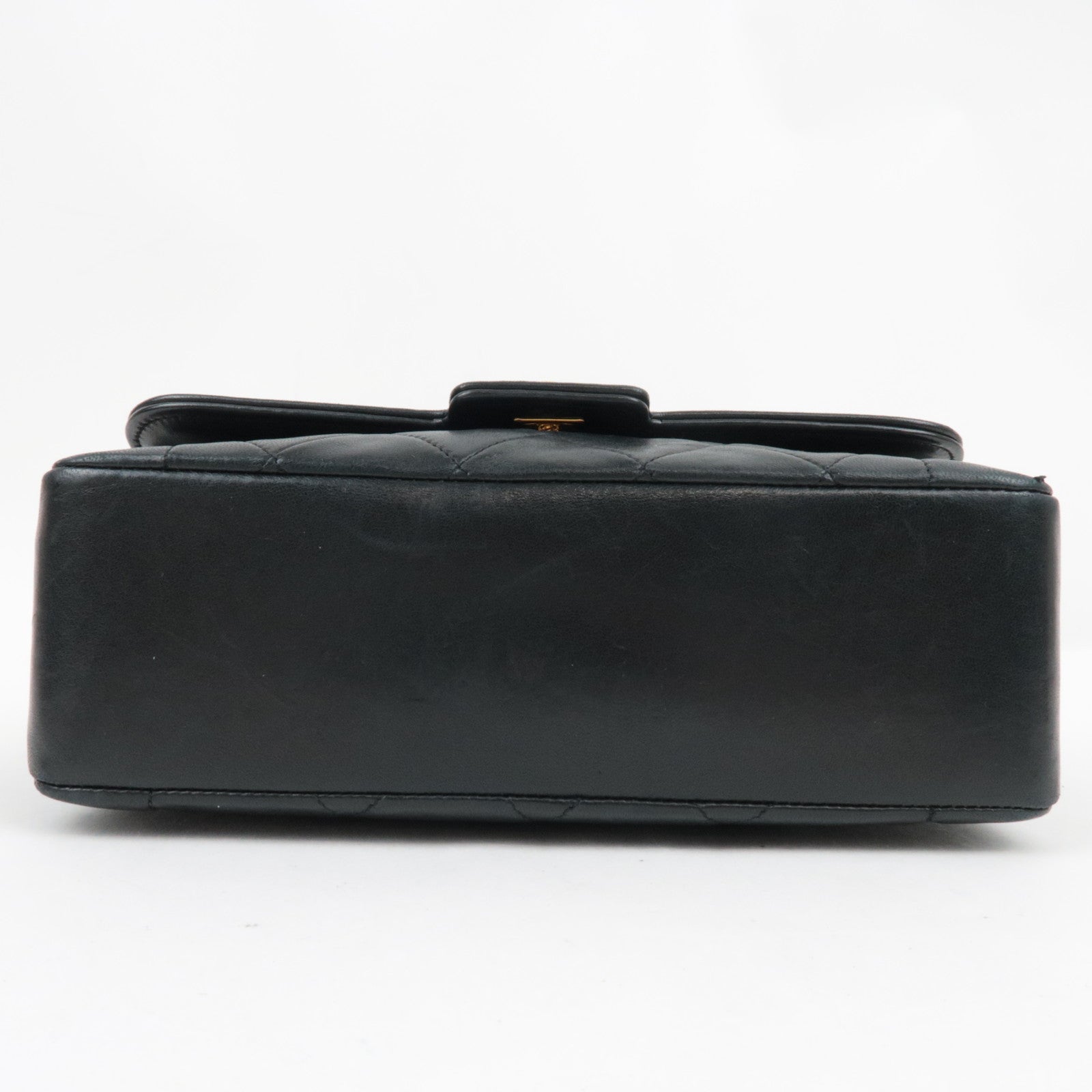 CHANEL Matelasse 22 Chain Shoulder Bag Lambskin Black Gold HDW 1709144 *Box, Dust bag, G card