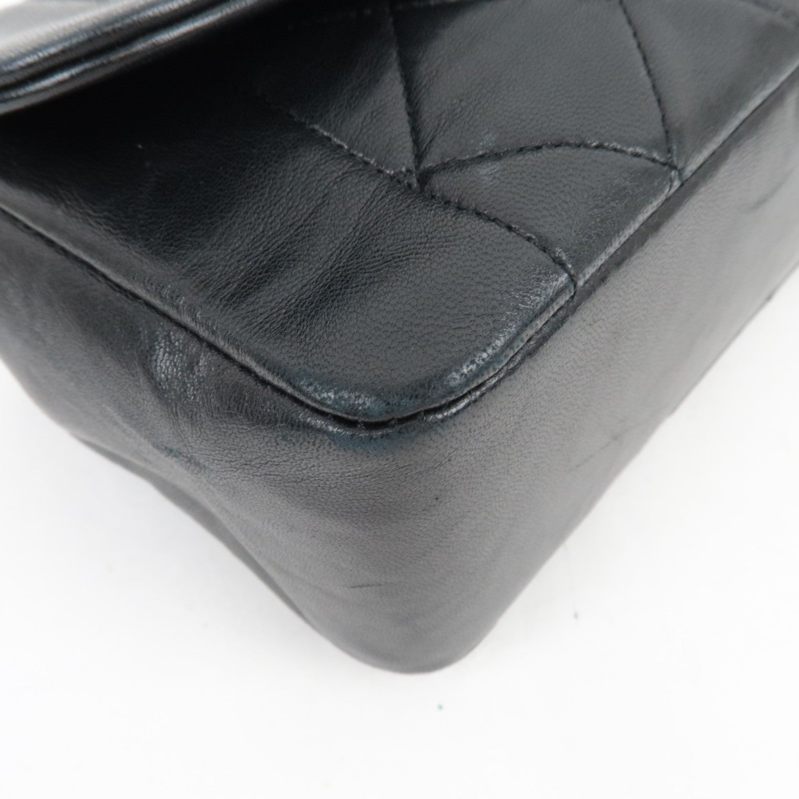 CHANEL Matelasse 22 Chain Shoulder Bag Lambskin Black Gold HDW 1709144 *Box, Dust bag, G card