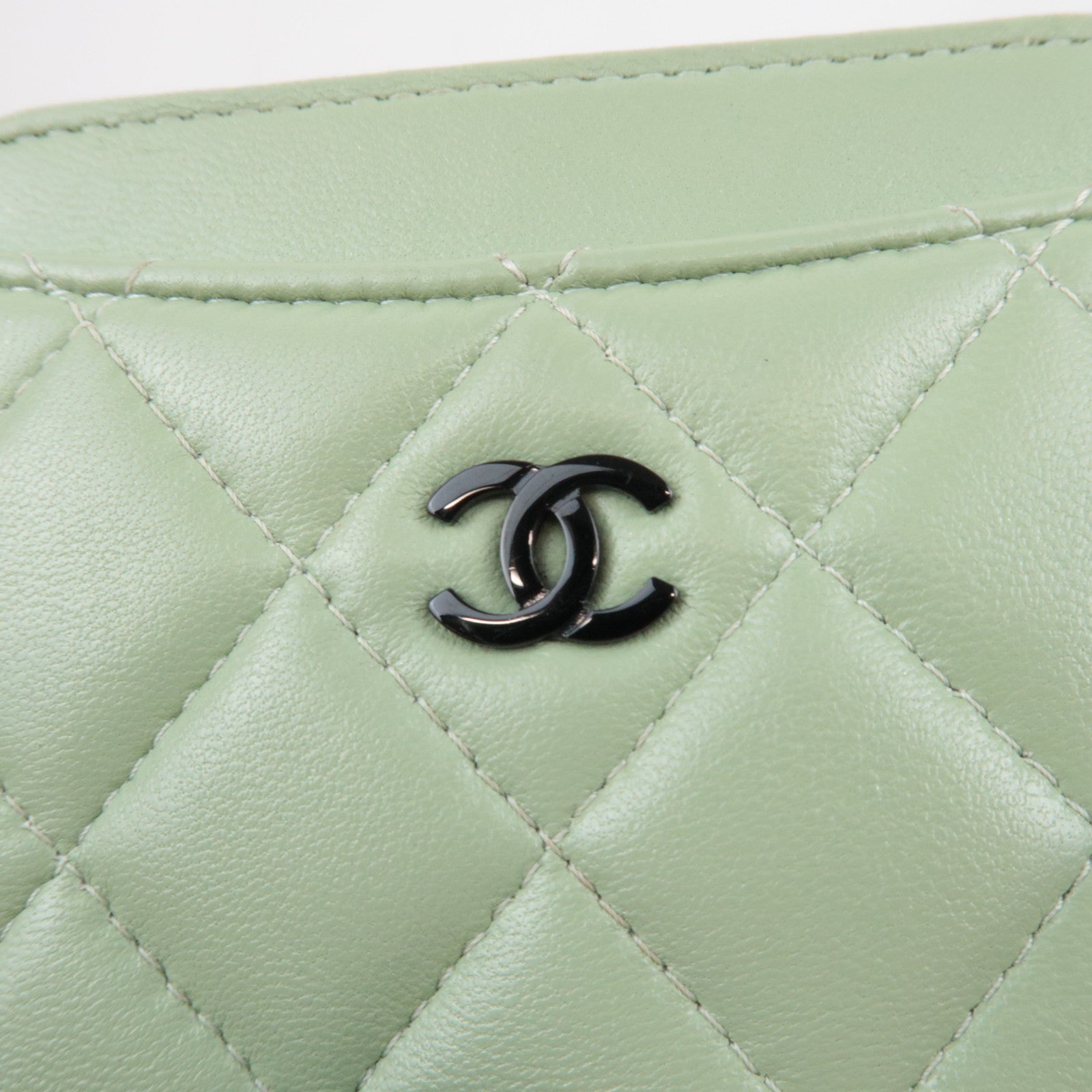 CHANEL Matelasse Zip Coin Purse Lambskin Green AP2061 *Box, Dust bag
