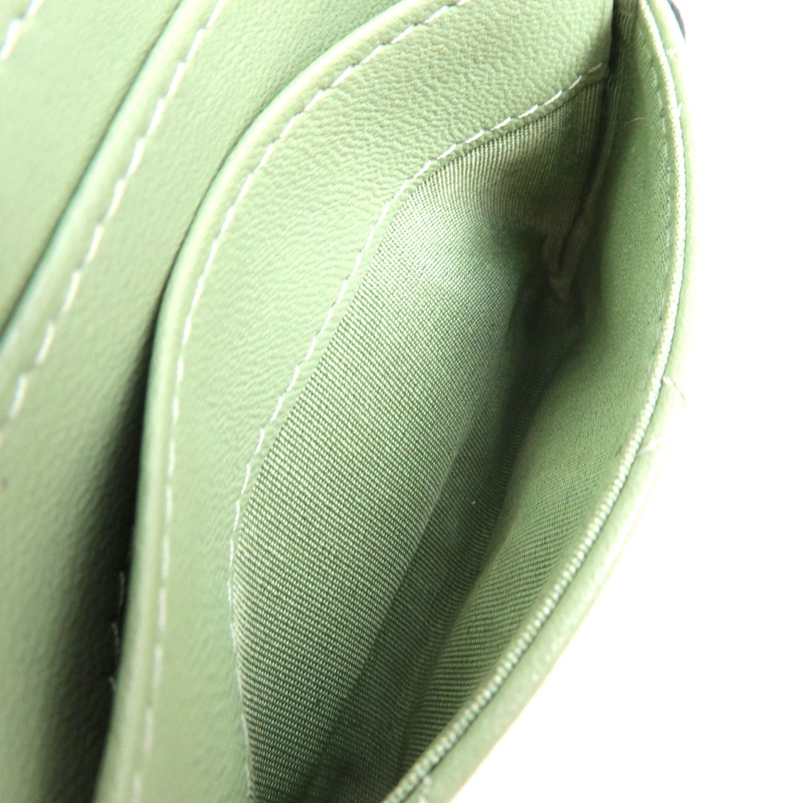 CHANEL Matelasse Zip Coin Purse Lambskin Green AP2061 *Box, Dust bag