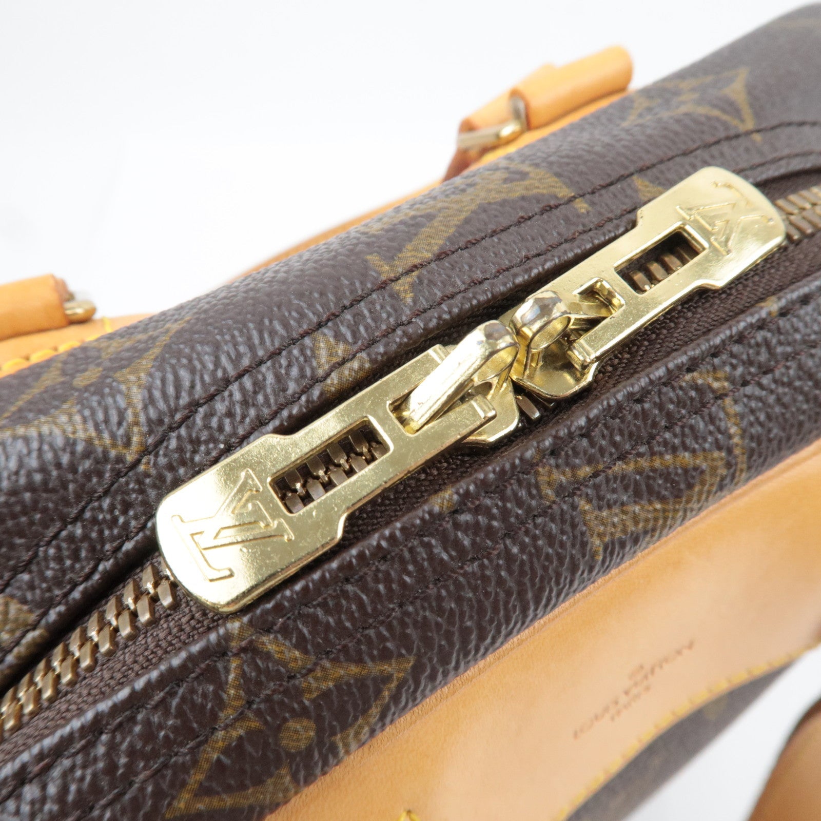 Louis Vuitton Monogram Excursion Handbag M41450 VI0917