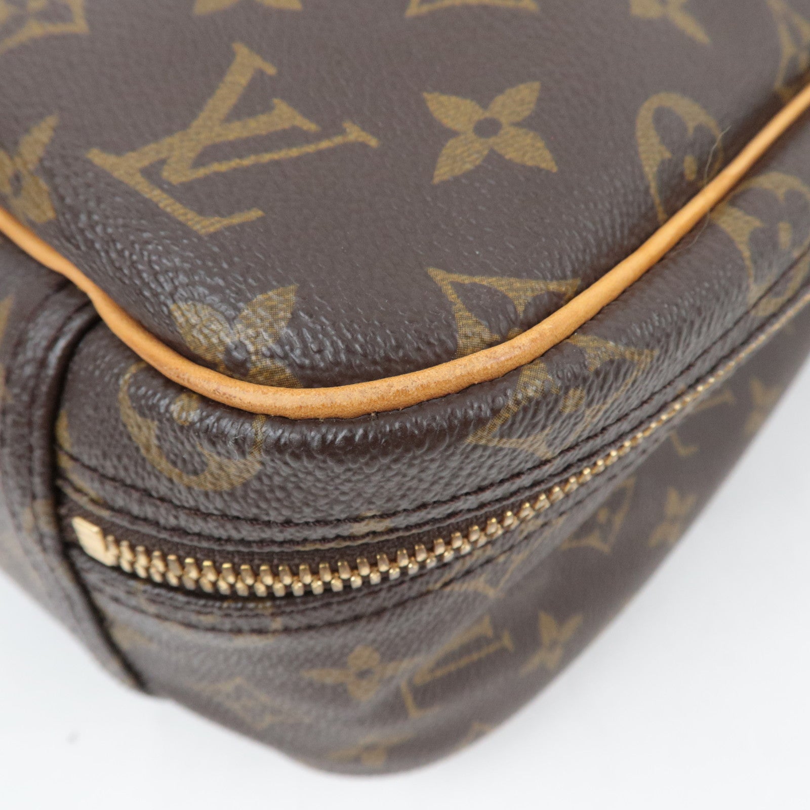 Louis Vuitton Monogram Excursion Handbag M41450 VI0917