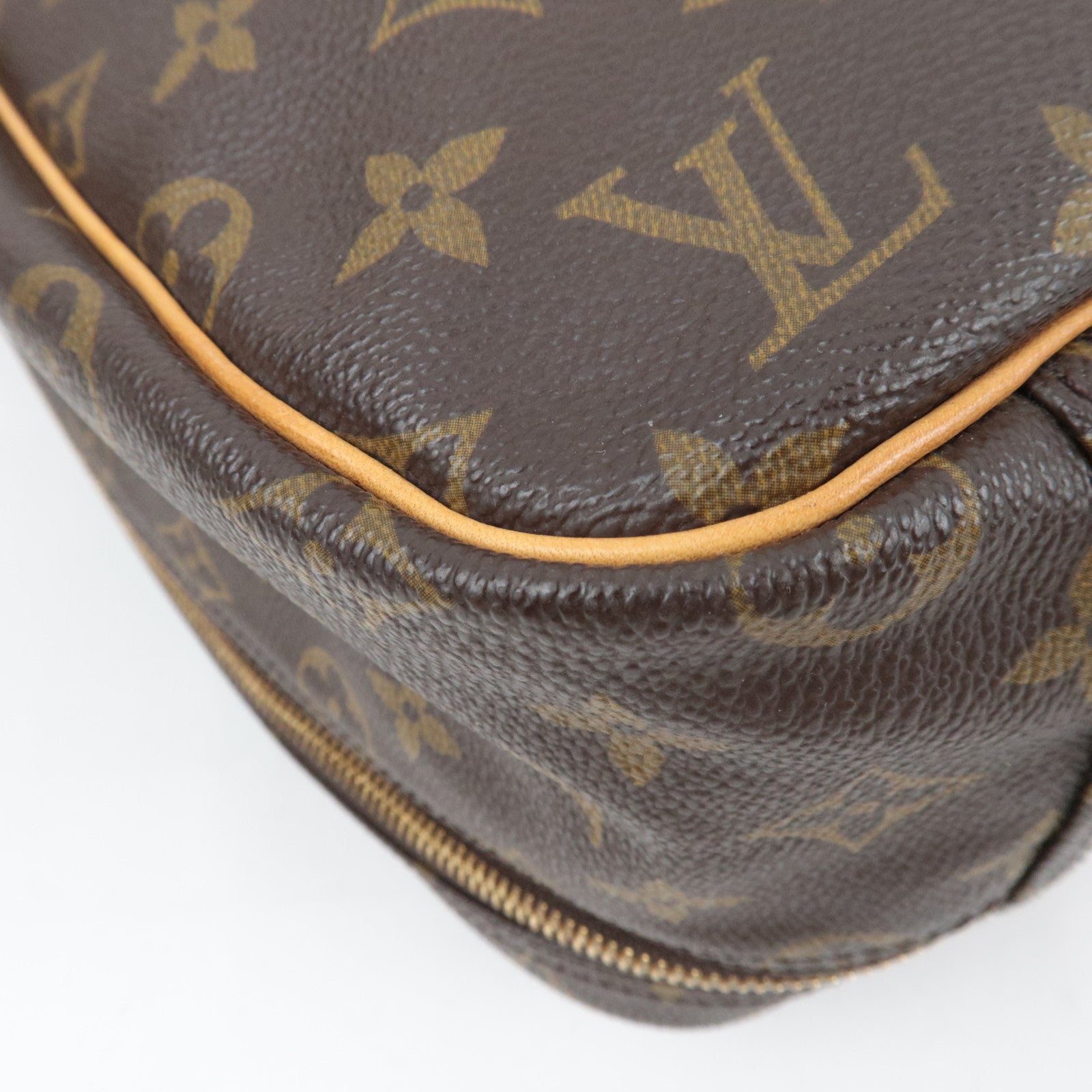 Louis Vuitton Monogram Excursion Handbag M41450 VI0917